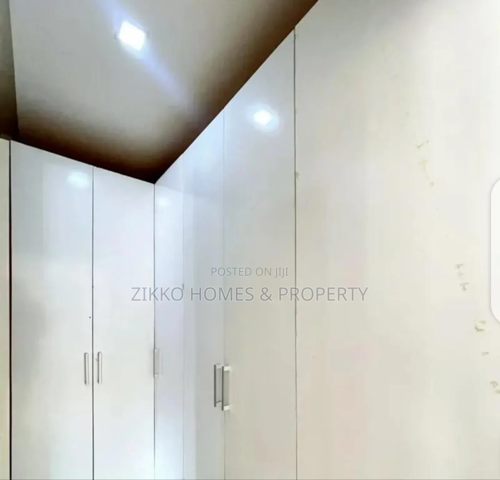 4bedroom Terrace Self Compound for Sale in Lekki