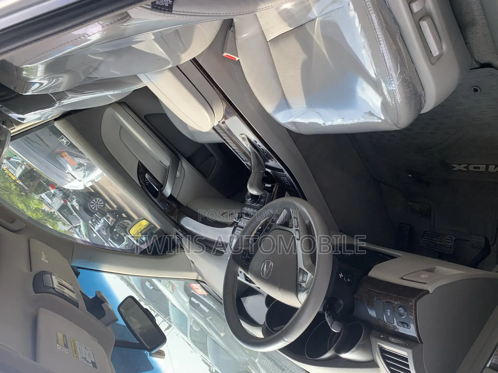 Acura MDX SUV 4dr AWD (3.7L 6cyl 6A) 2011 Silver