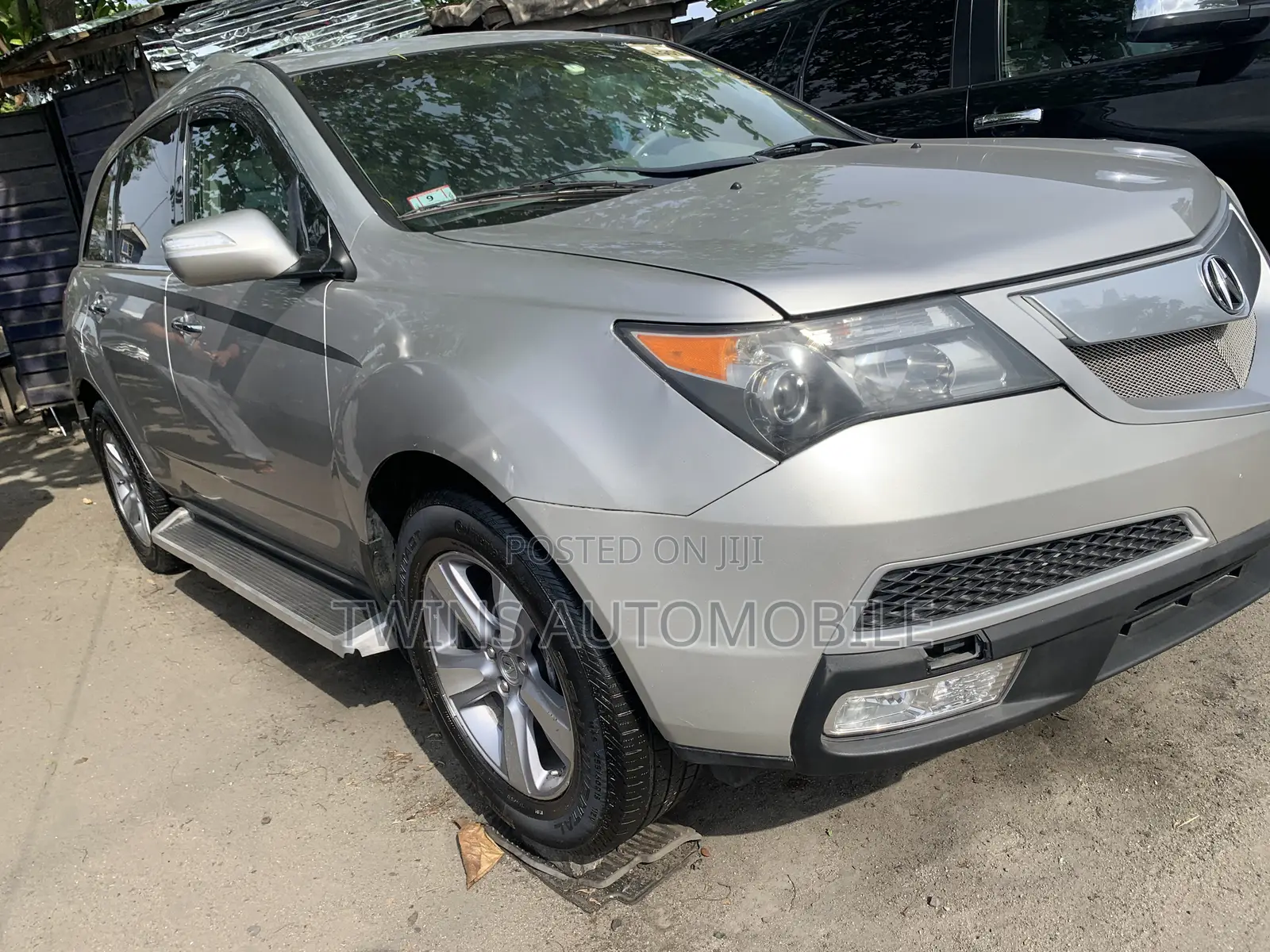 Acura MDX SUV 4dr AWD (3.7L 6cyl 6A) 2011 Silver