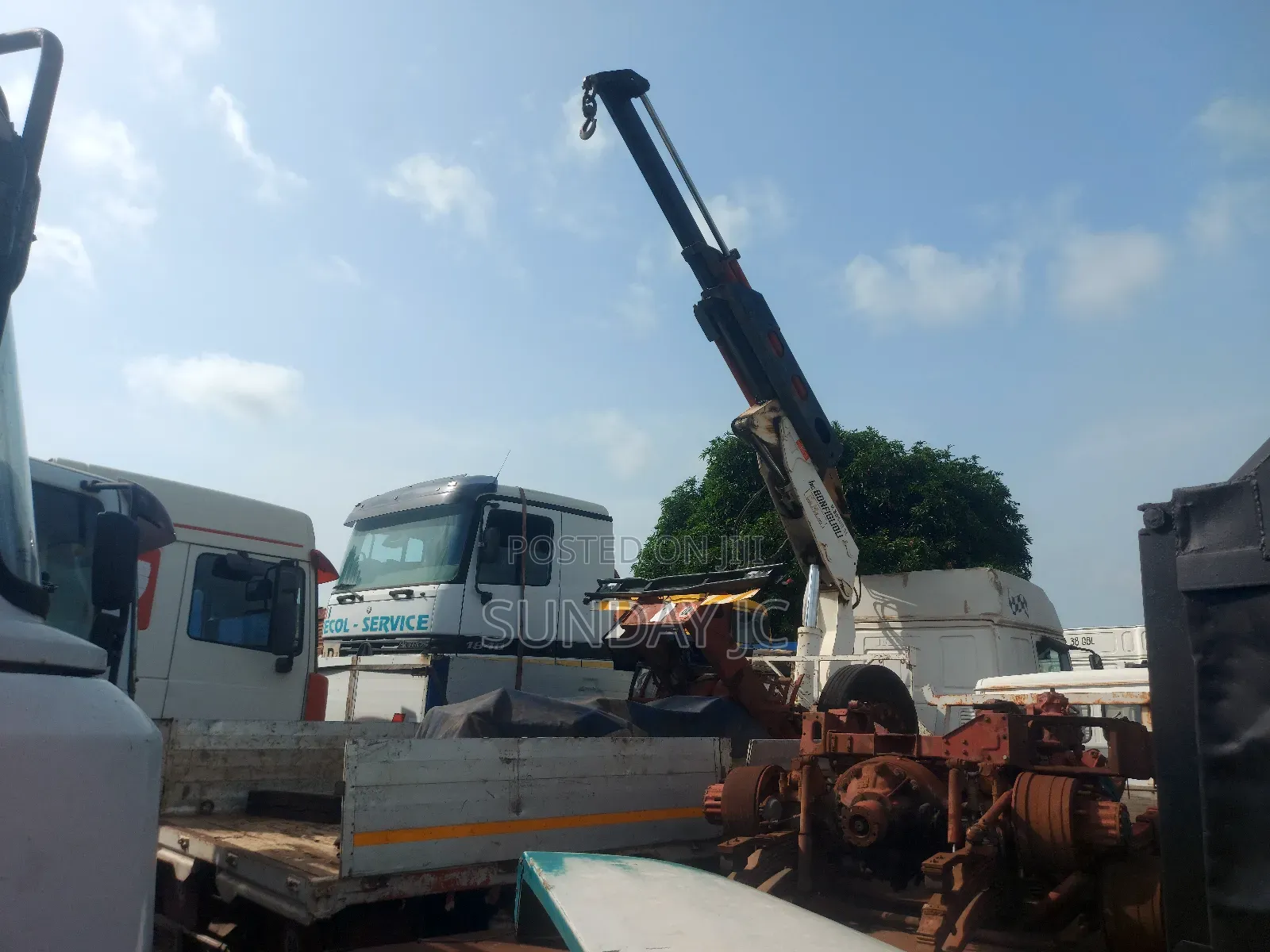 Self Loader 15.2tons Euro Star Iveco Eight Tyres Truck