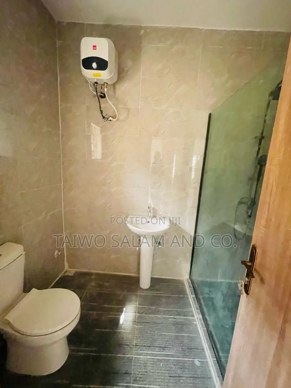 5bdrm Duplex in Akobo for sale