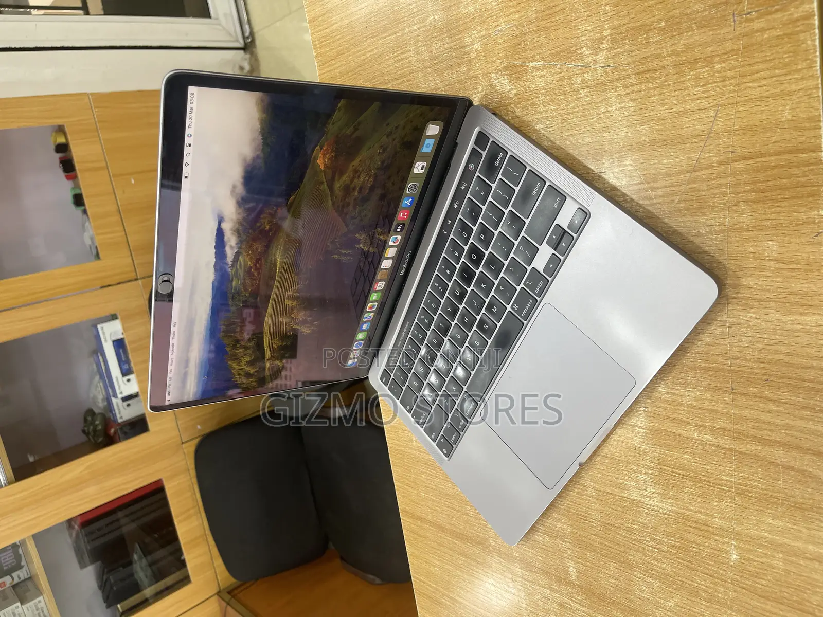 Laptop Apple MacBook Pro 2022 M2 8GB Apple M2 SSD 256GB