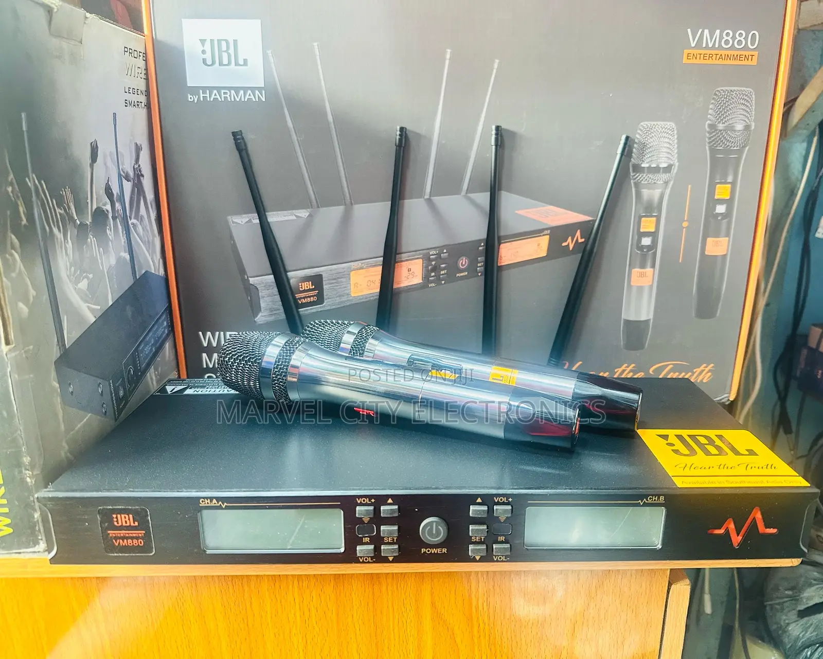 Vm880(4 Antennas)Wireless Microphone System