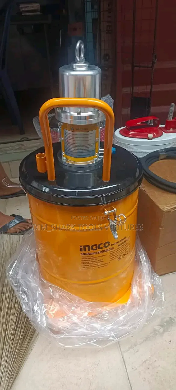 Air/Pneumatic Grease Bucket (30liters)
