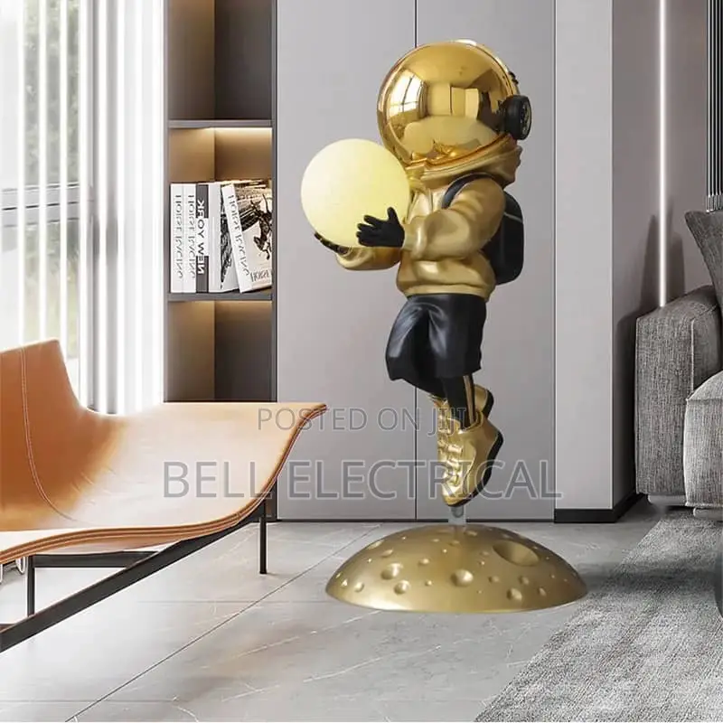 Astronaut Statue Resin Crafts Fashion Sculpture