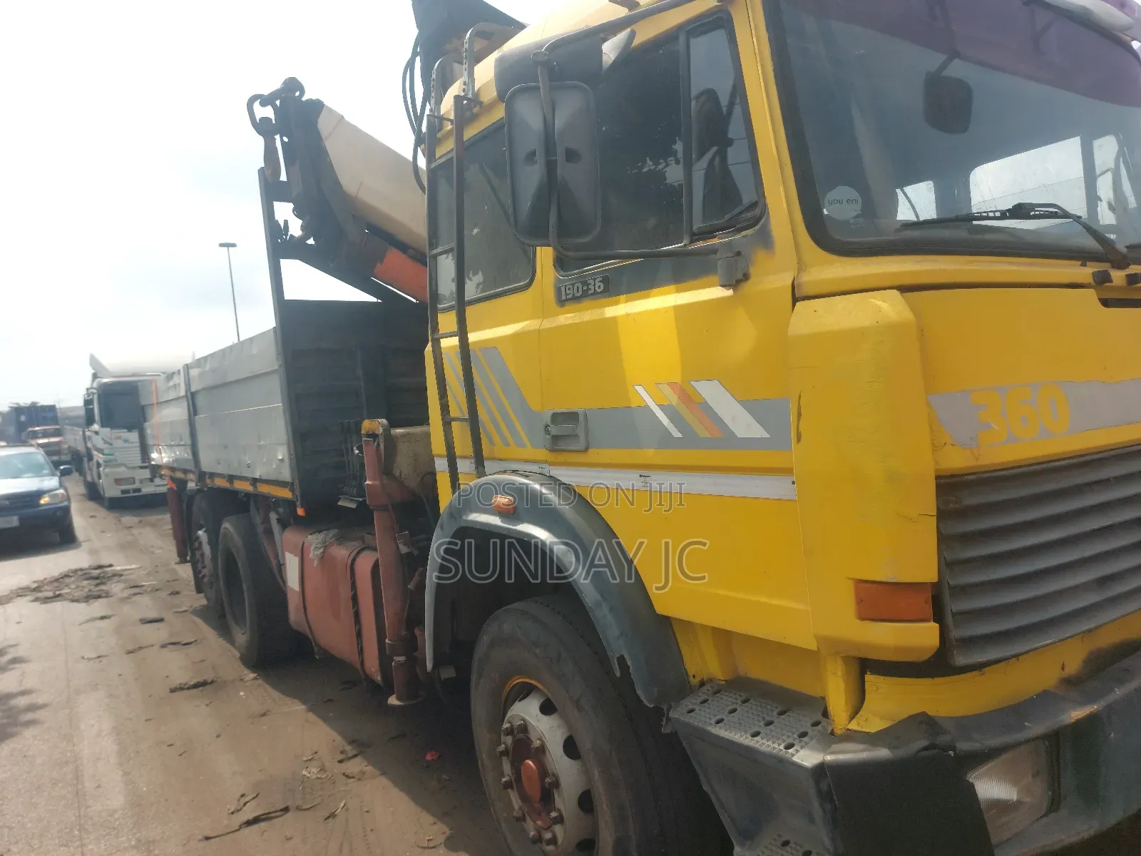 12tons Self Loader Hiab Iveco Eight Tyres Truck Superb Engin