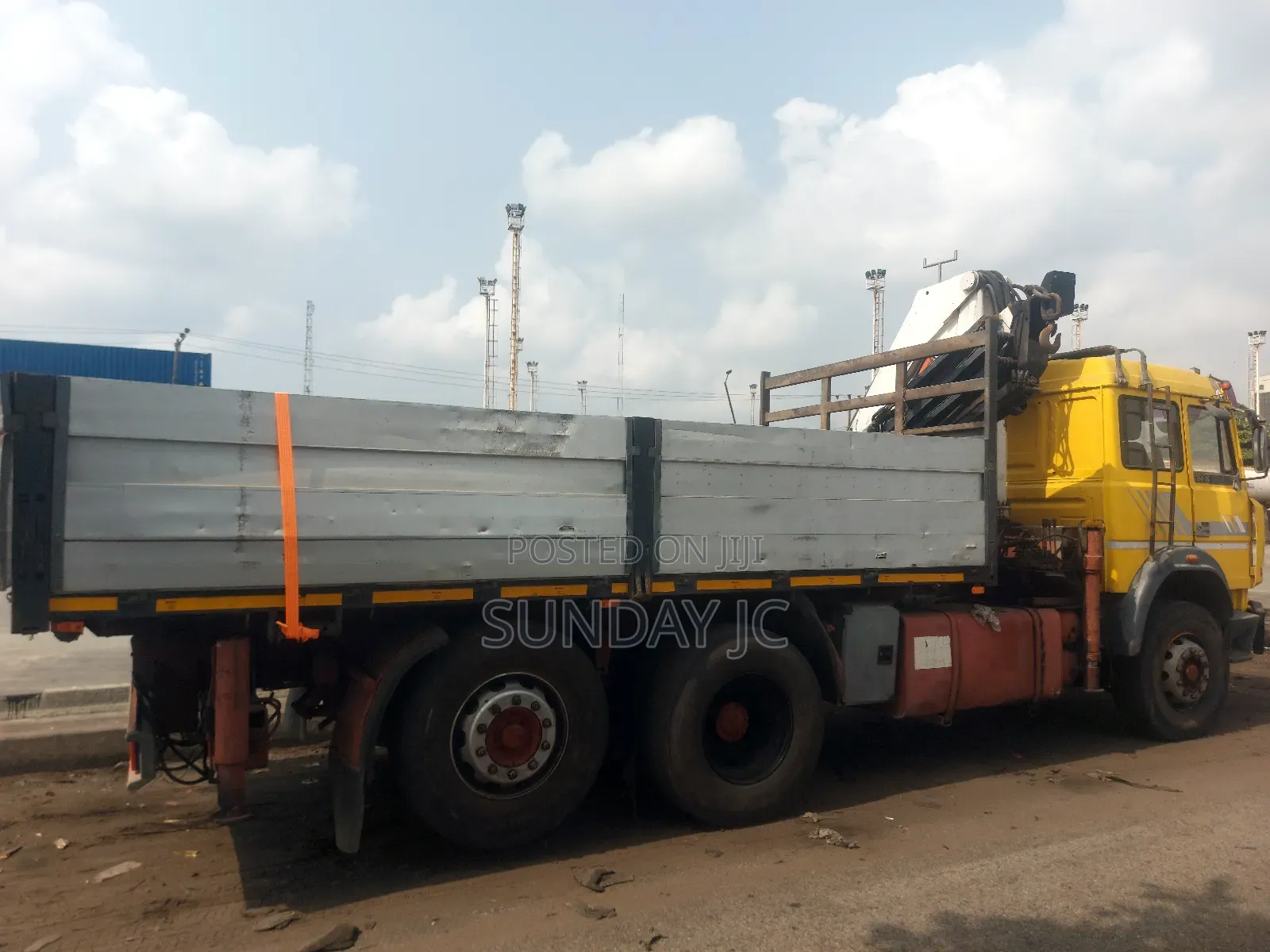 12tons Self Loader Hiab Iveco Eight Tyres Truck Superb Engin