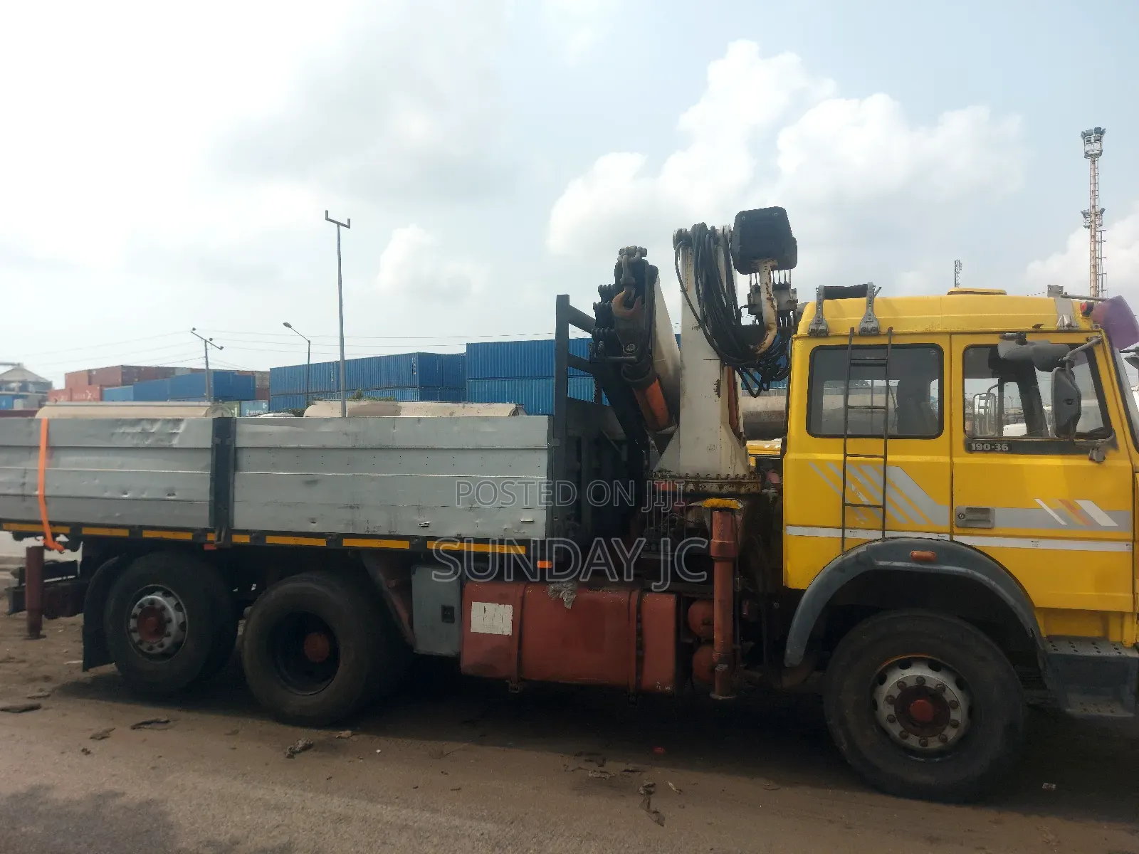 12tons Self Loader Hiab Iveco Eight Tyres Truck Superb Engin