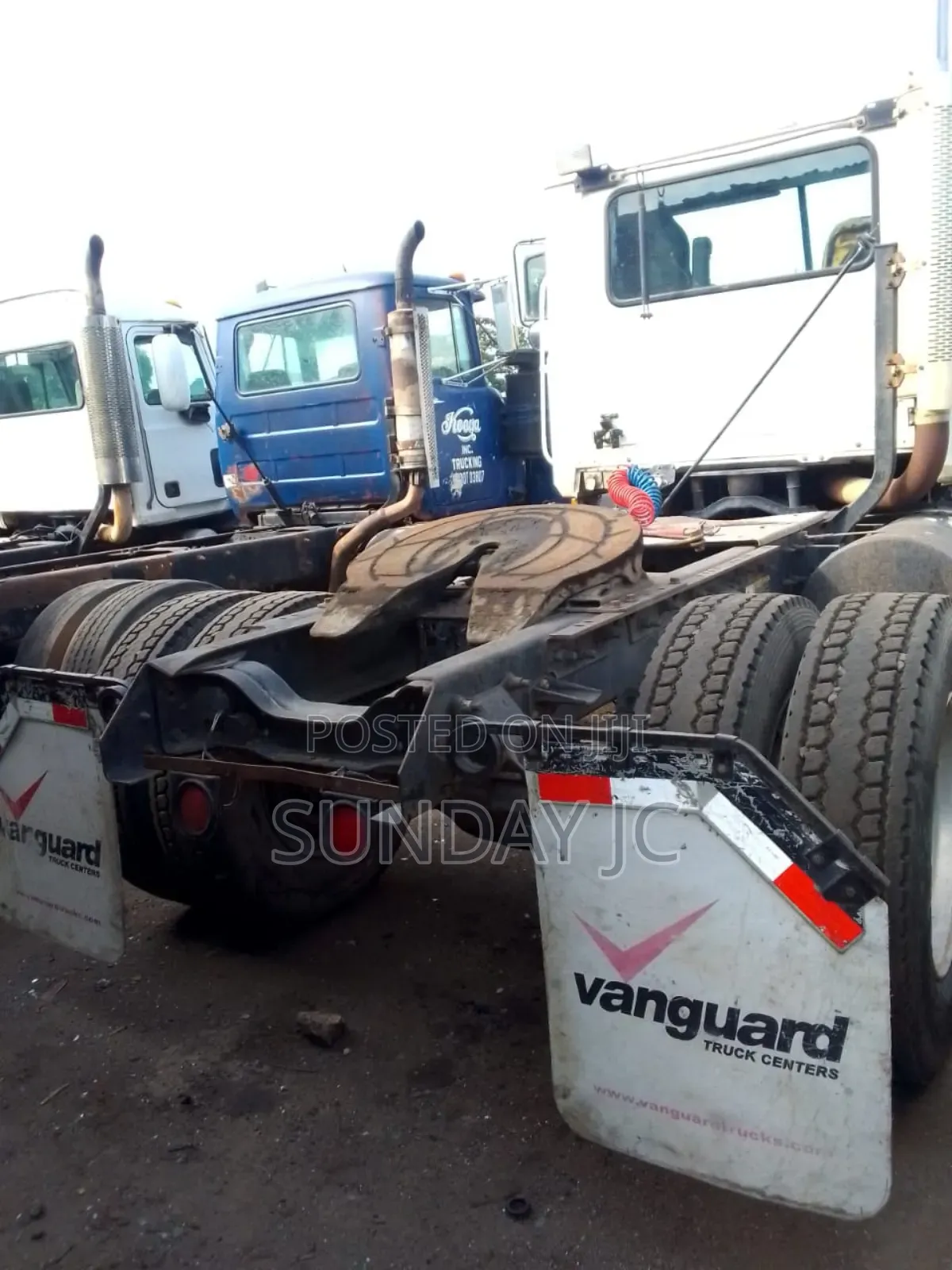 Single Axle Direct Tokunbo Ch Mack Six Tyres Head Truck Sup