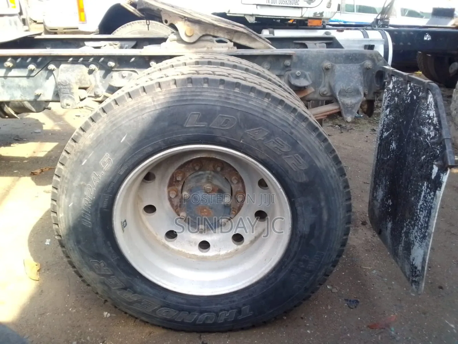 Single Axle Direct Tokunbo Ch Mack Six Tyres Head Truck Sup
