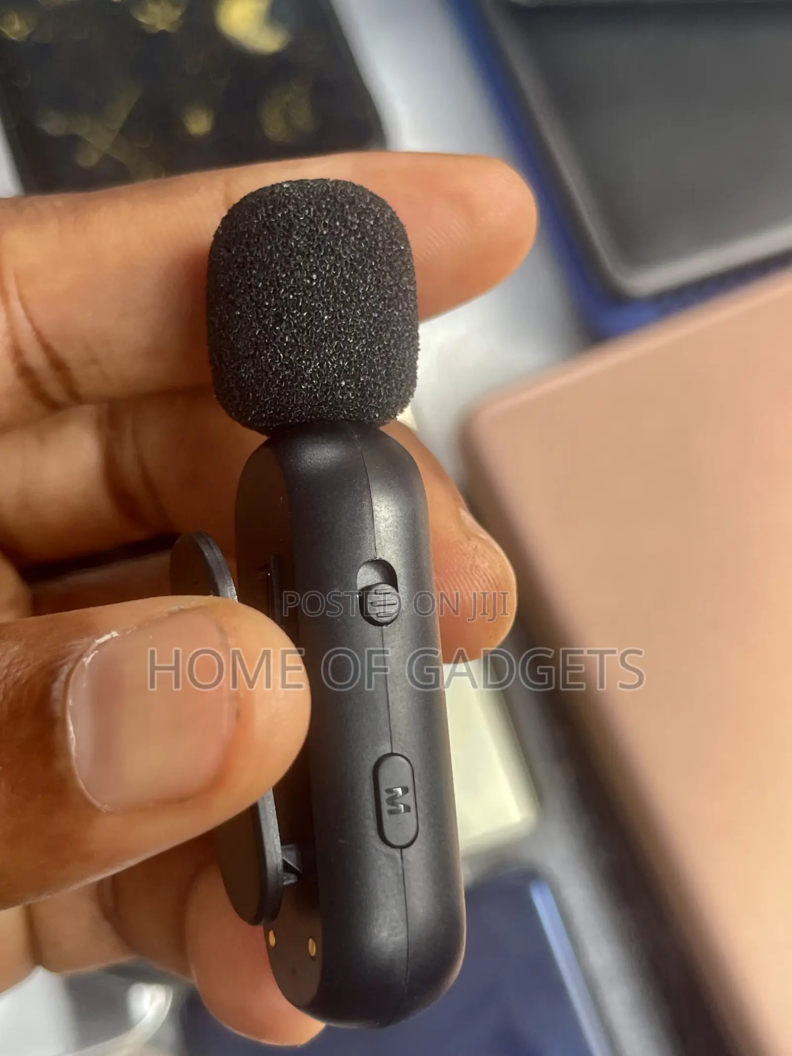 Rechargeable Wireless Mic for iPhone With Charging Case