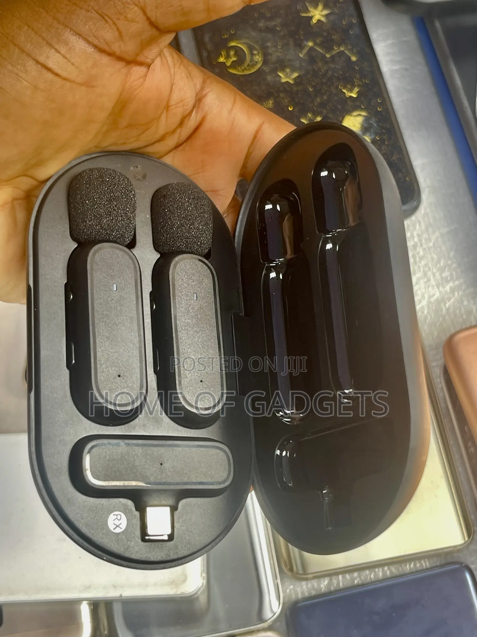 Rechargeable Wireless Mic for iPhone With Charging Case