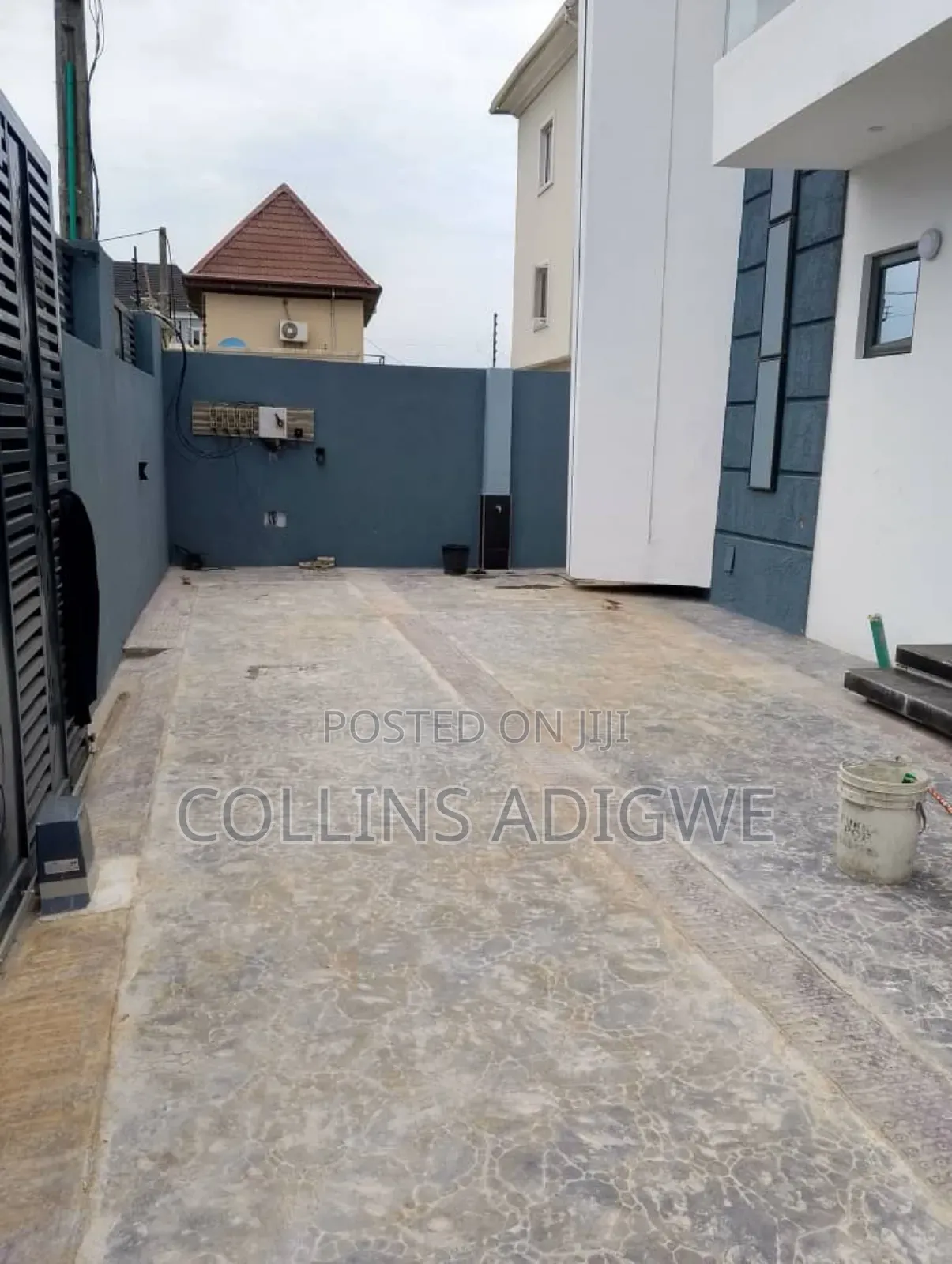 4bdrm Duplex in Olokonla Ajah for sale