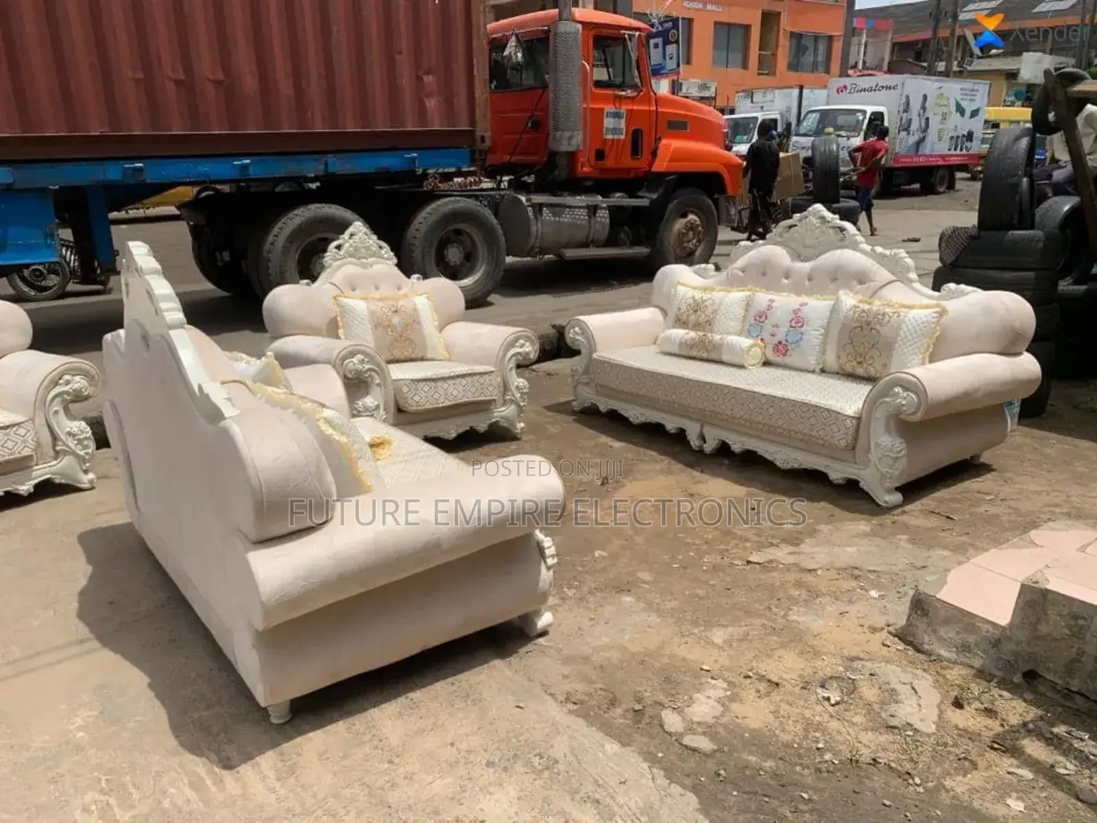 Original Complete Family Chairs Can With Gold Standard