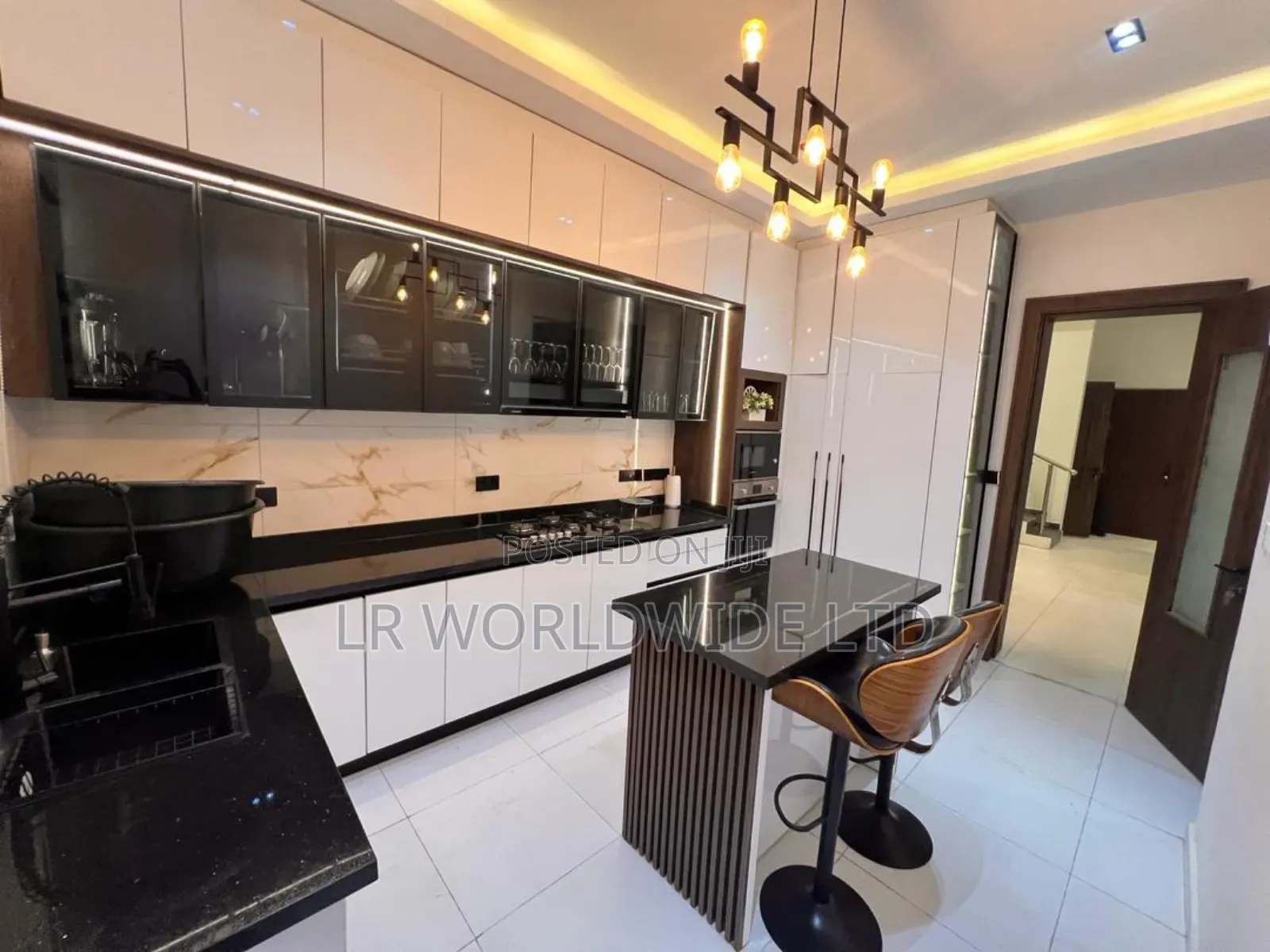 Furnished 5bdrm Townhouse/Terrace in Jahi for sale