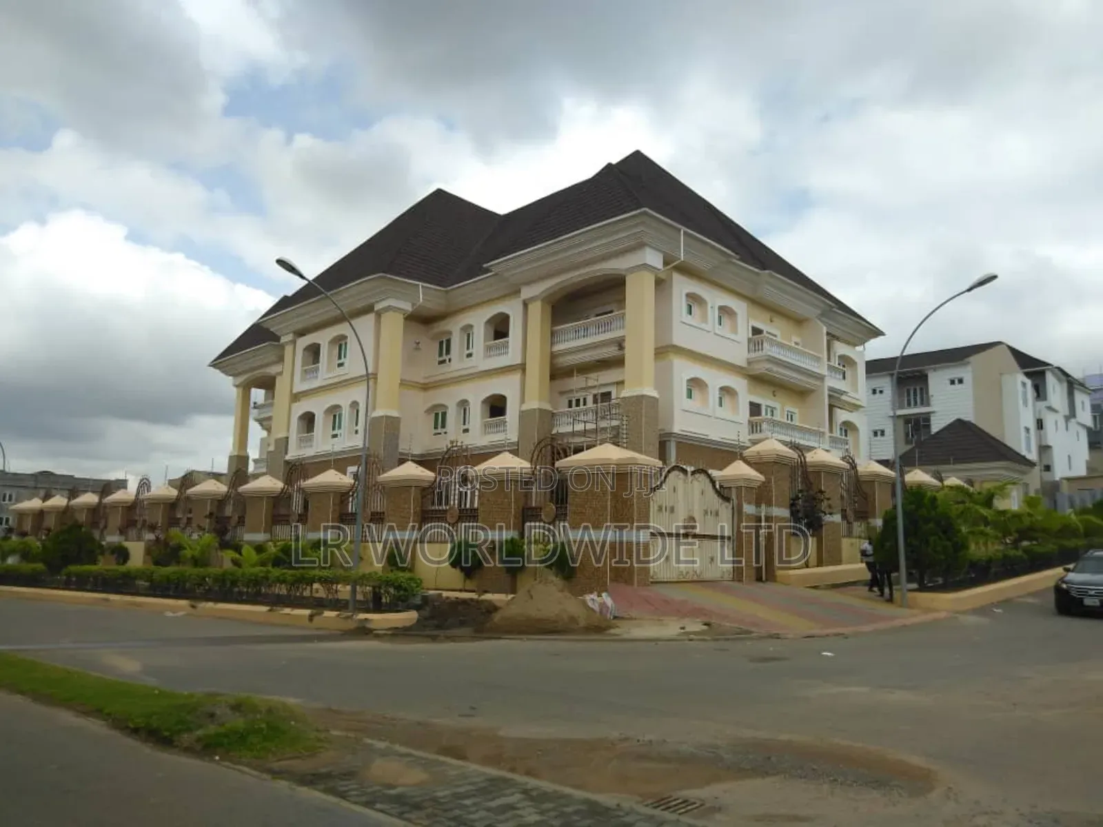 Furnished 20bdrm Mansion in Guzape District for sale