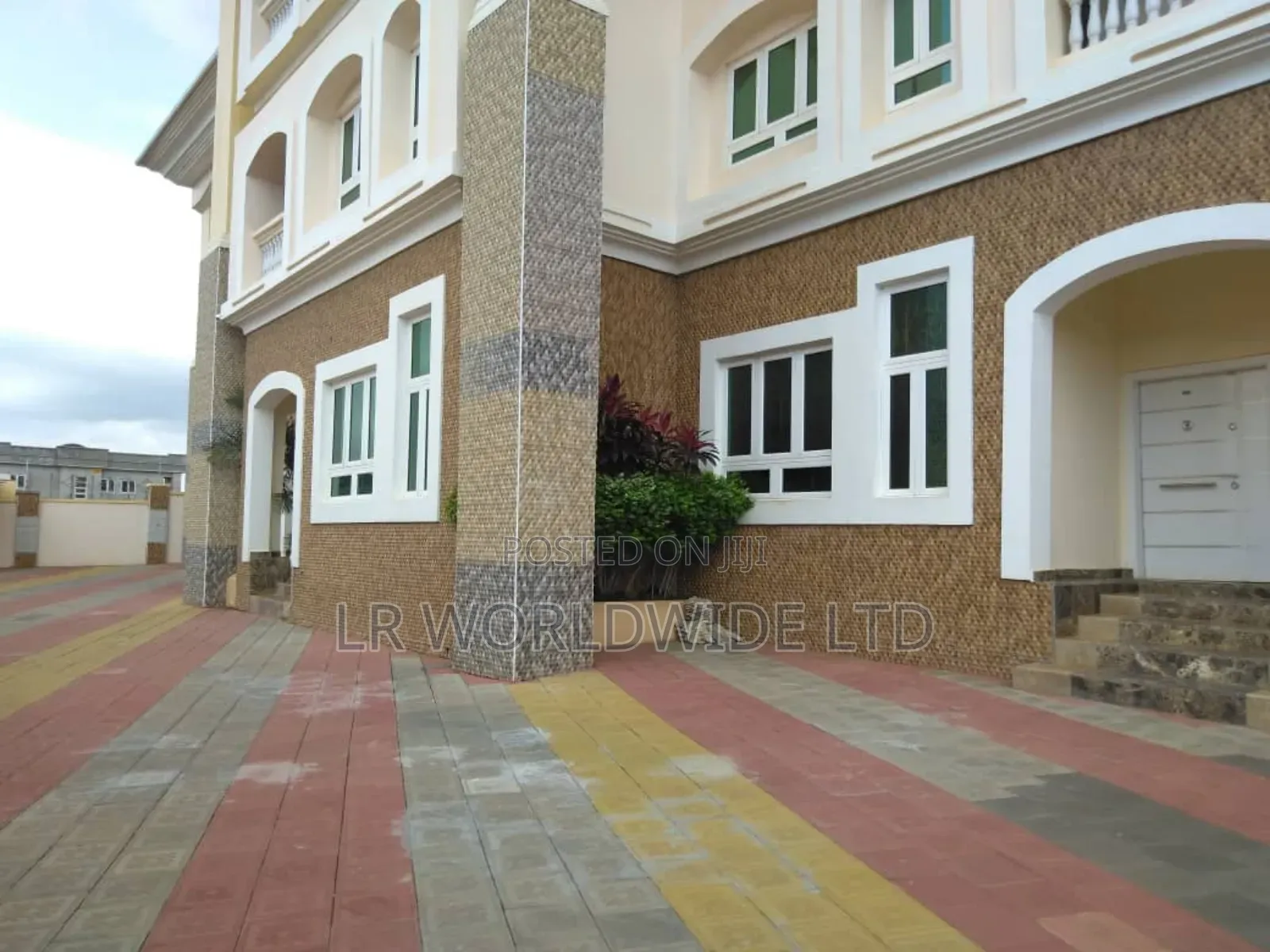 Furnished 20bdrm Mansion in Guzape District for sale