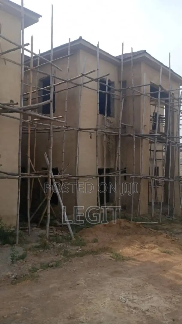 4bdrm Duplex in Central Business District for sale