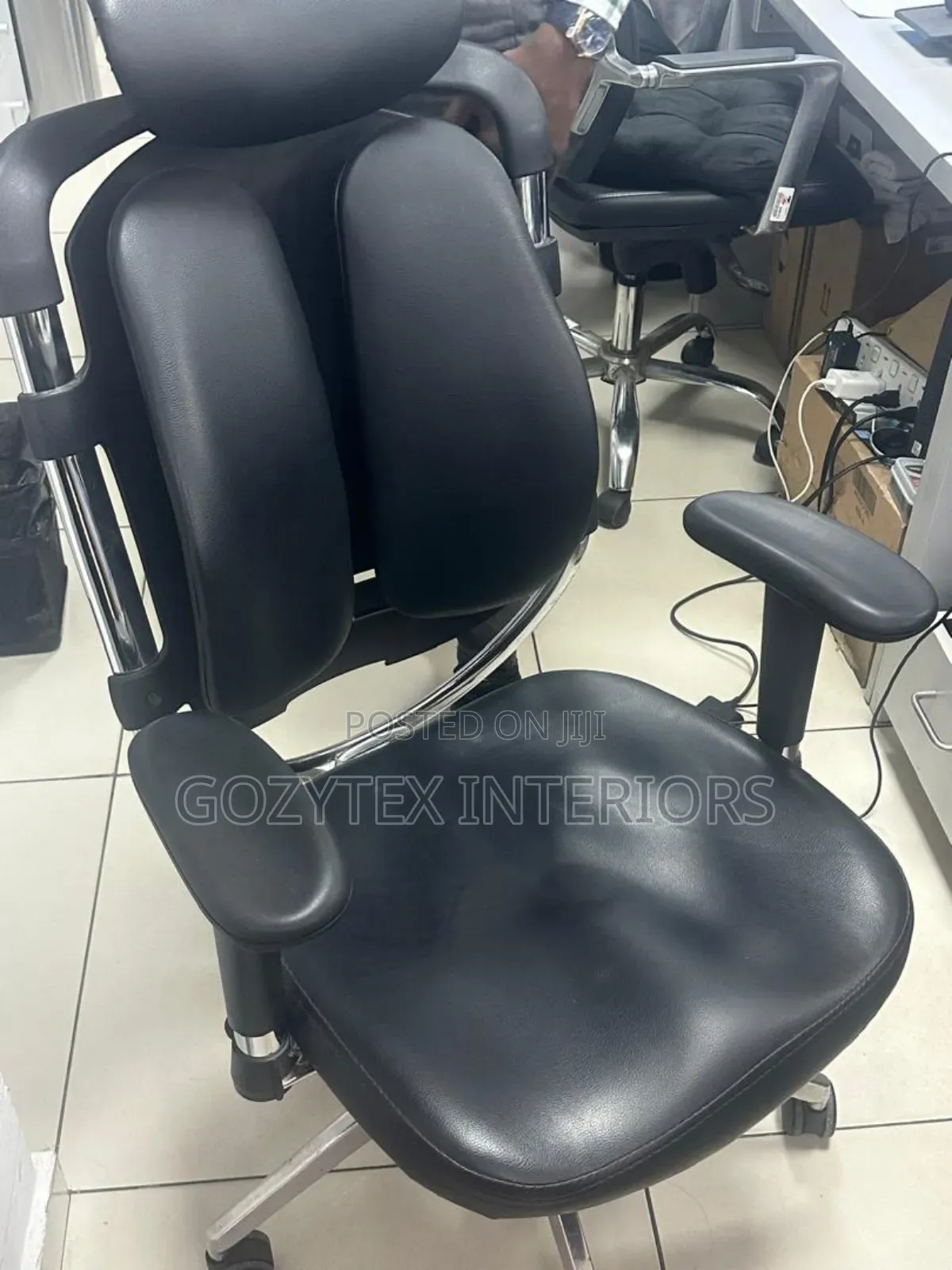 Kidney Chair