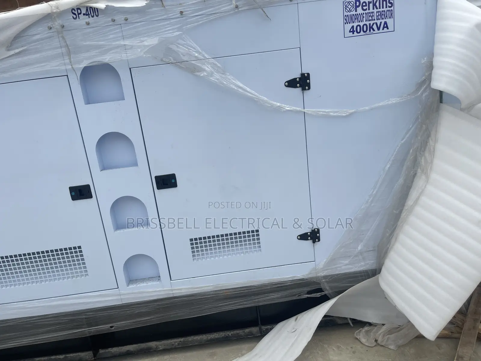 Elegant England Perkins Soundproof Diesel Generator 400kva