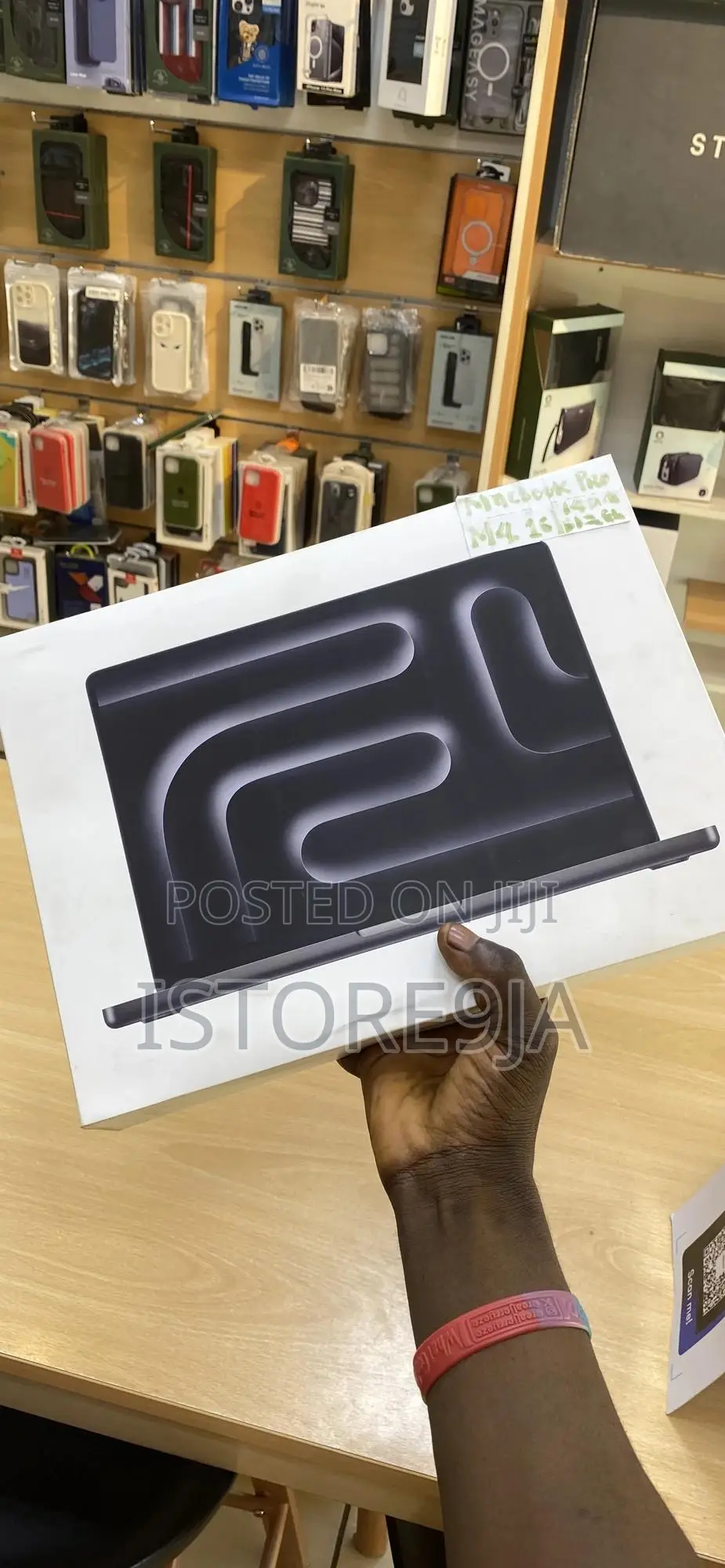 New Laptop Apple MacBook Pro 24GB Apple M4 Pro SSD 1T