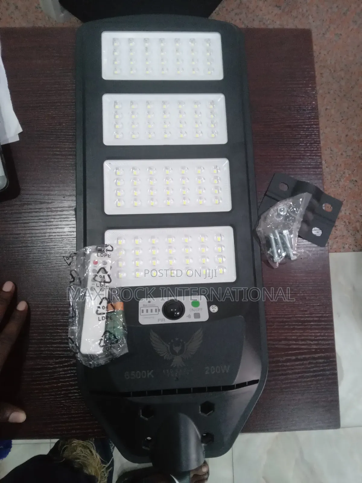 200 Watt Solar Street Light With Pir Sensor