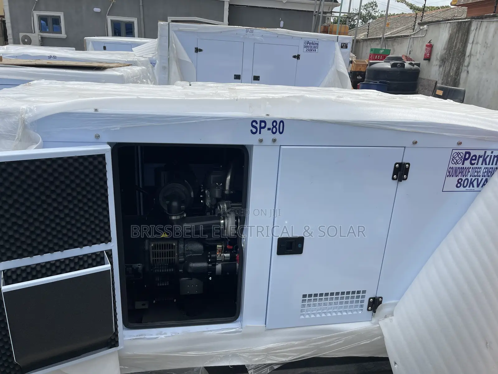 Superb England Perkins Soundproof Diesel Generator 80kva
