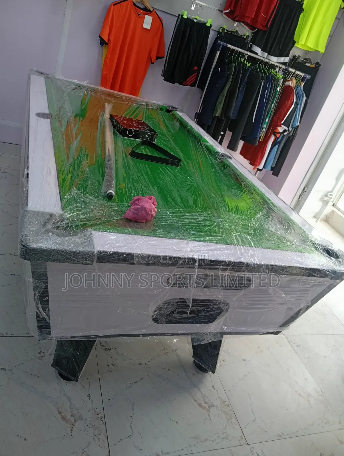 Marble and Coin Snooker With Accessories