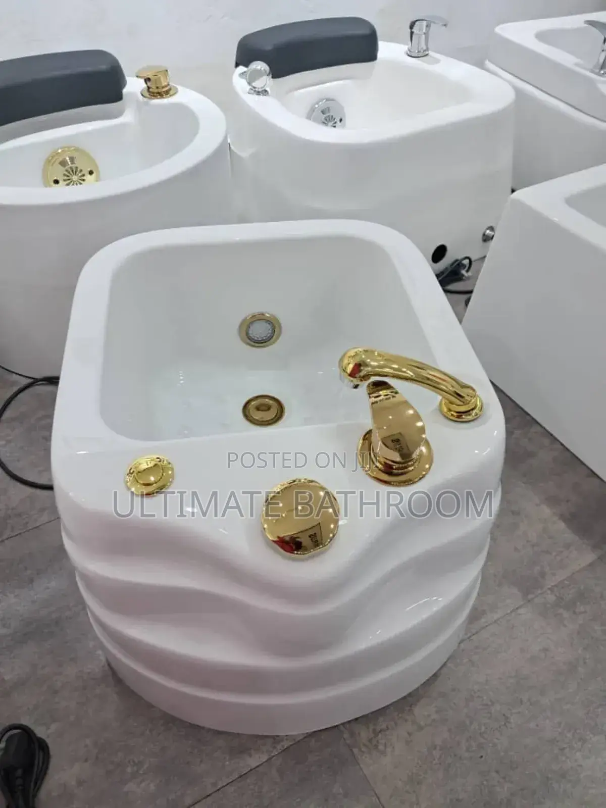 Unique White And Gold Pedicure Bowl