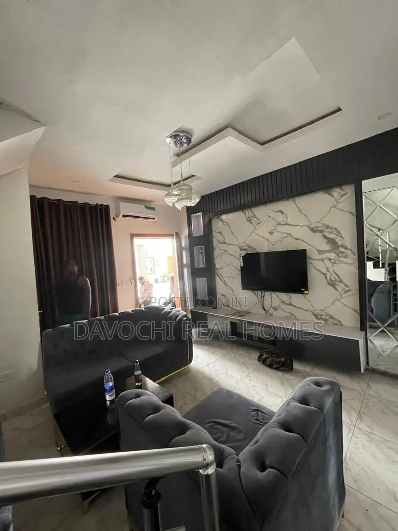3bdrm Apartment in Ikota, Lekki for sale