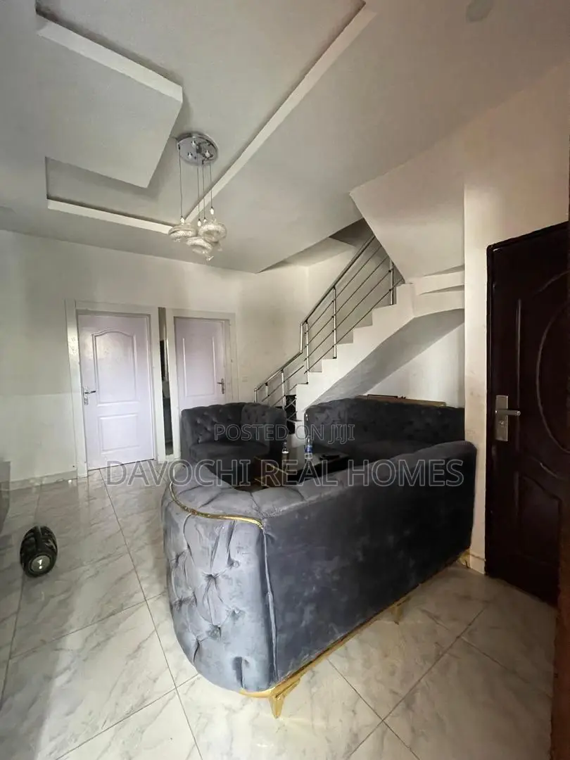 3bdrm Apartment in Ikota, Lekki for sale