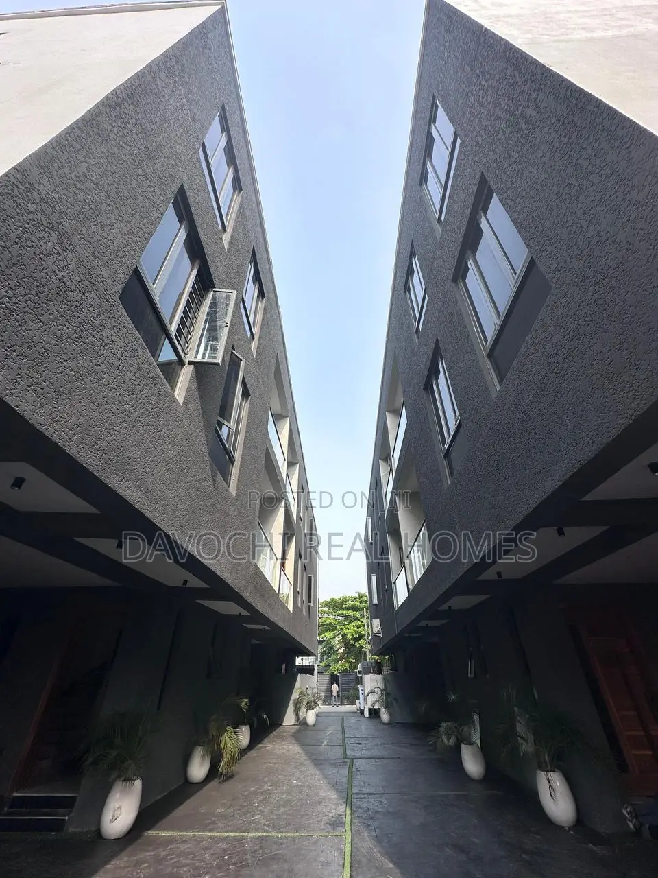 4bdrm Duplex in Lekki Phase1 for sale