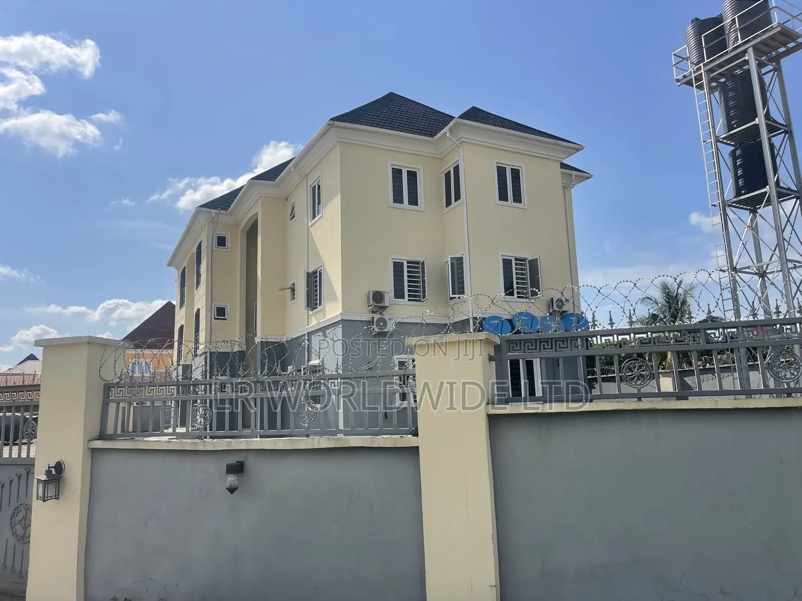 3bdrm Block of Flats in Lugbe District for sale