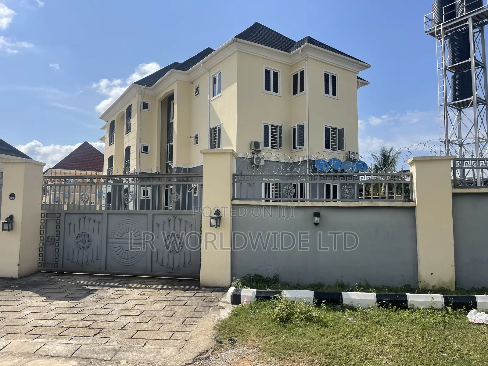 3bdrm Block of Flats in Lugbe District for sale