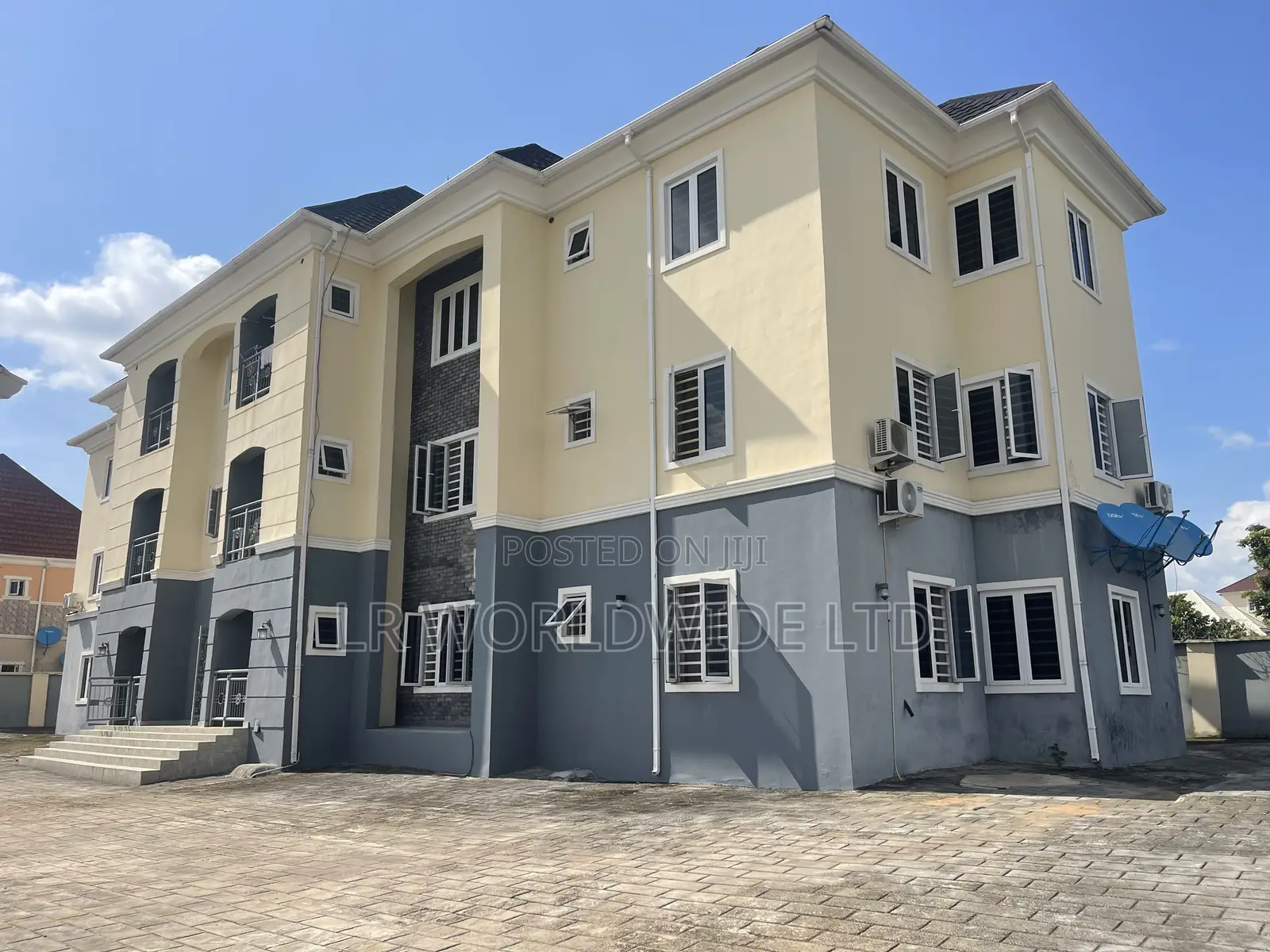 3bdrm Block of Flats in Lugbe District for sale