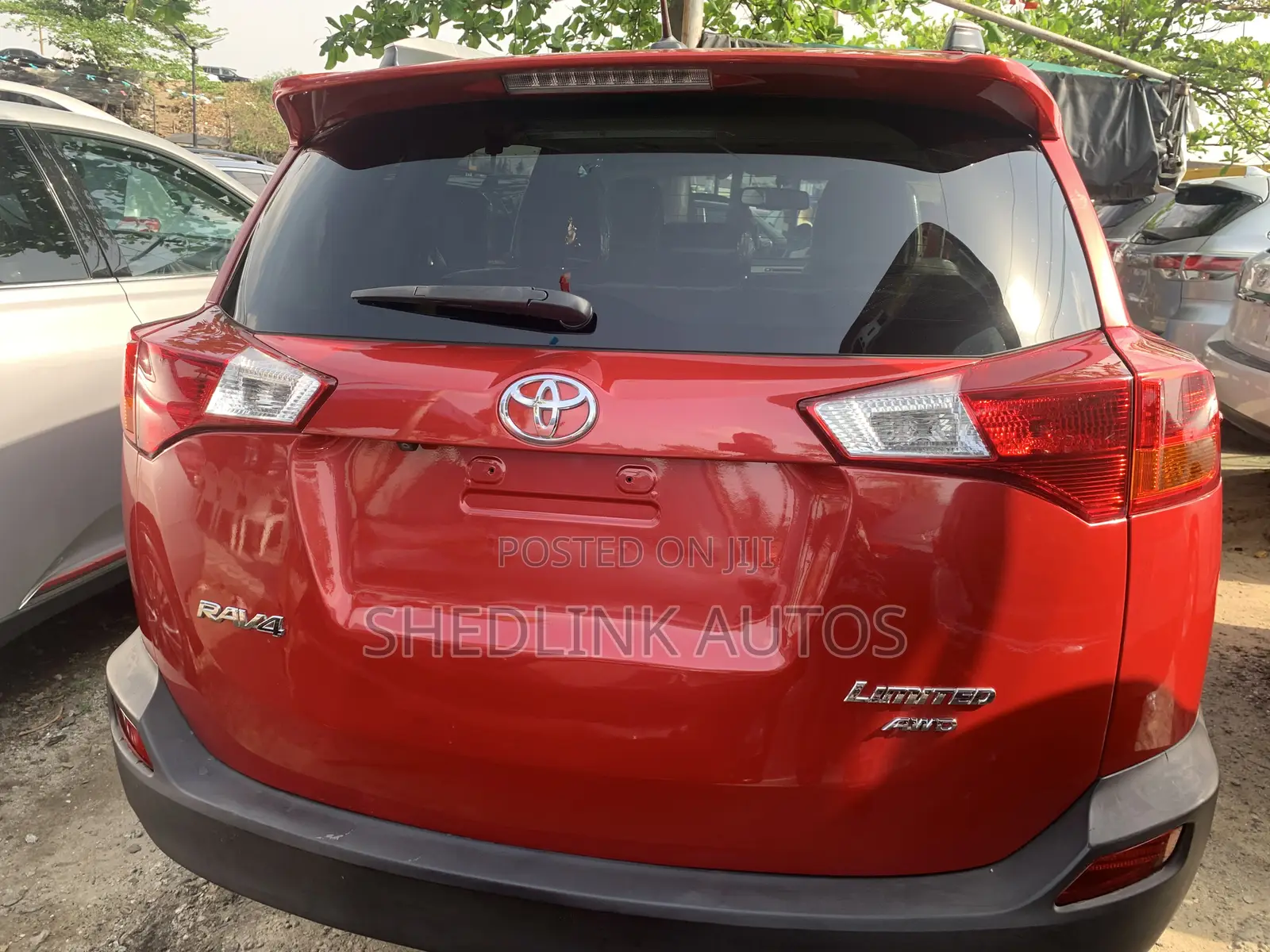 Toyota RAV4 Limited 4dr SUV AWD (2.5L 4cyl 6A) 2015 Red