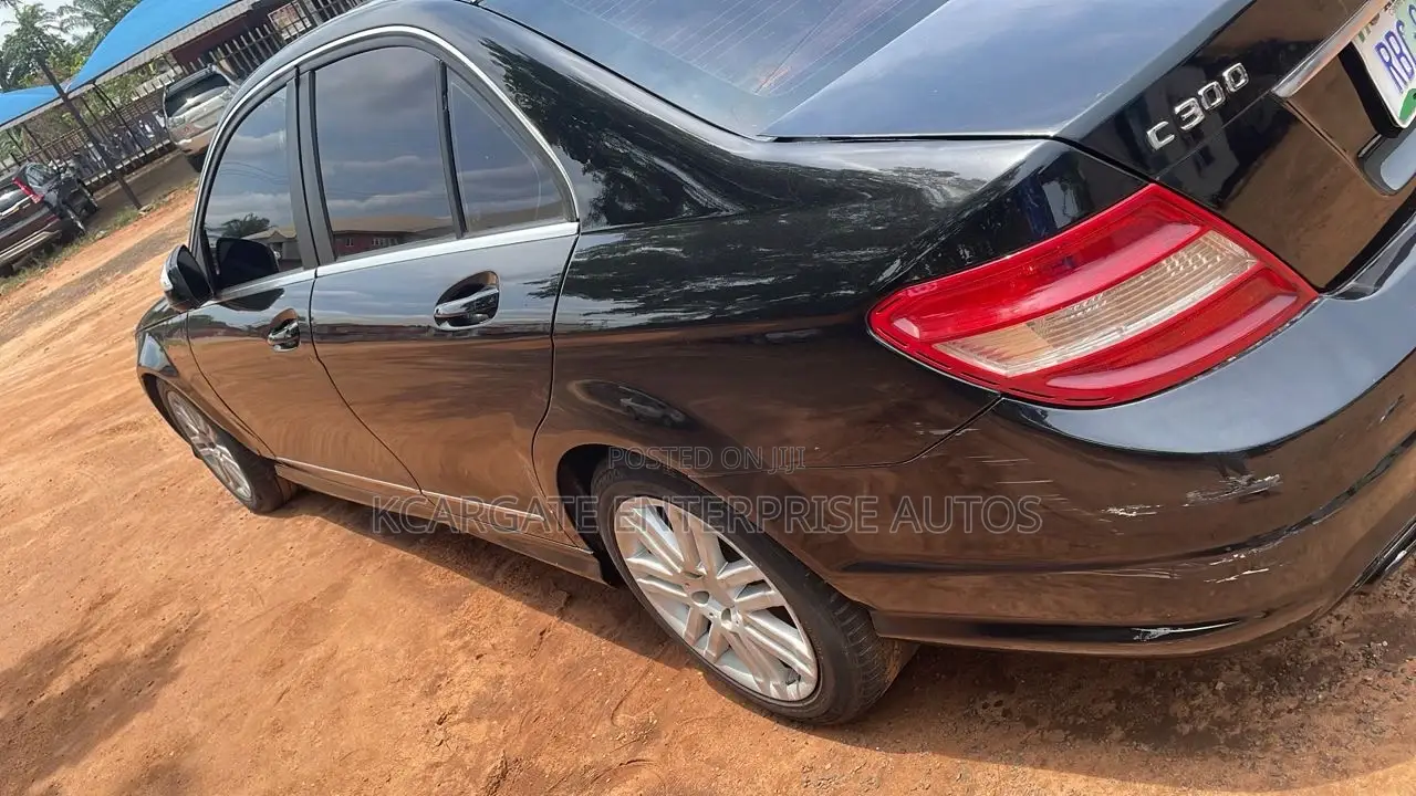 Mercedes-Benz C300 Luxury Sedan AWD (3.0L 6cyl 7A) 2008 Black