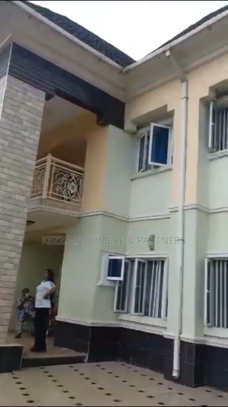 Furnished 5bdrm Duplex in Ohii Off Orlu Road for sale