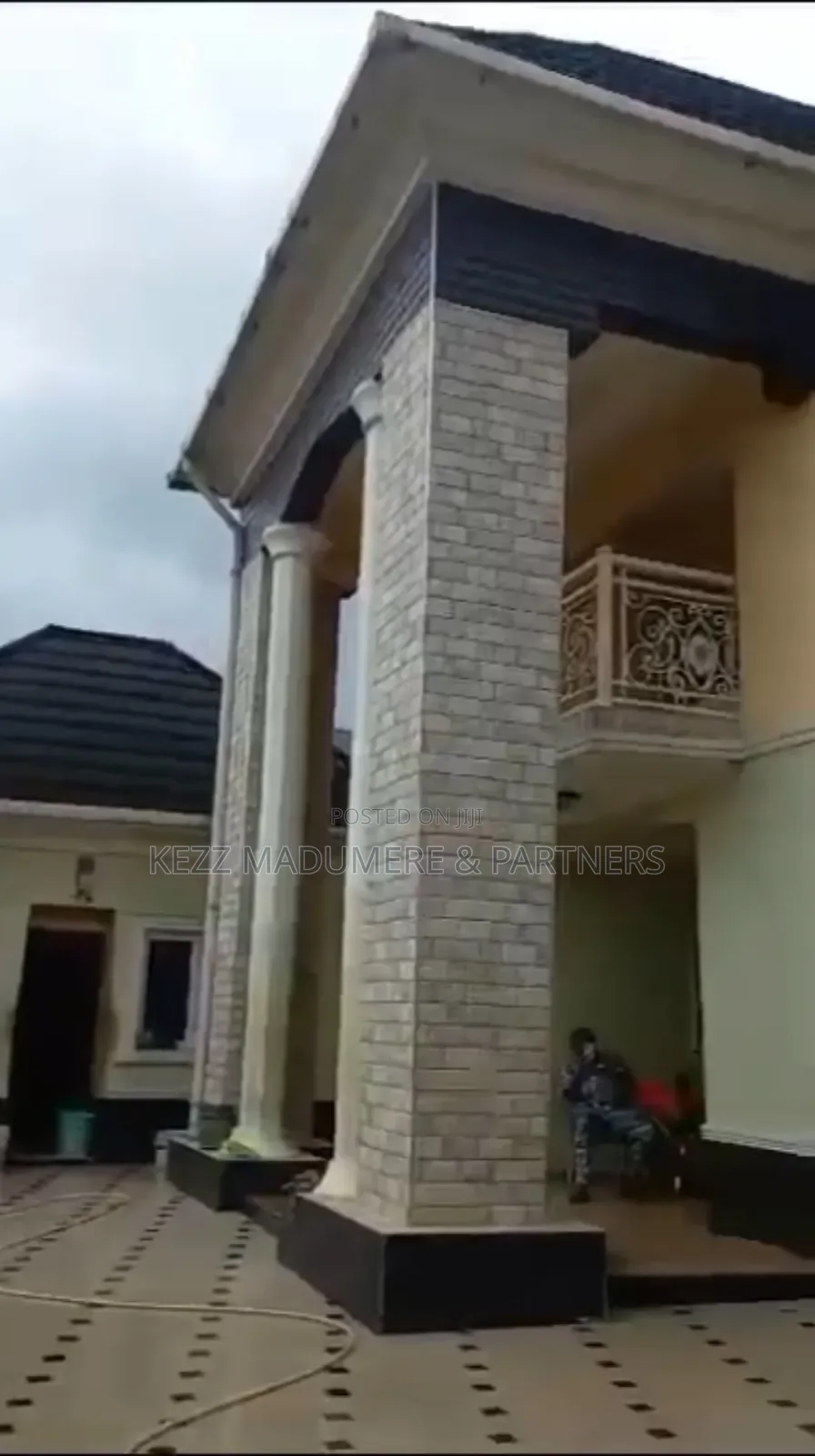 Furnished 5bdrm Duplex in Ohii Off Orlu Road for sale