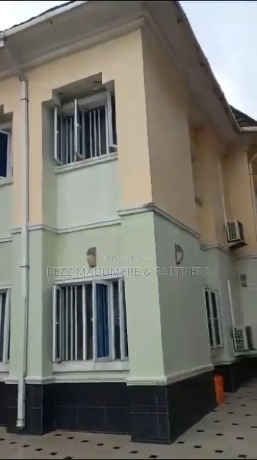 Furnished 5bdrm Duplex in Ohii Off Orlu Road for sale