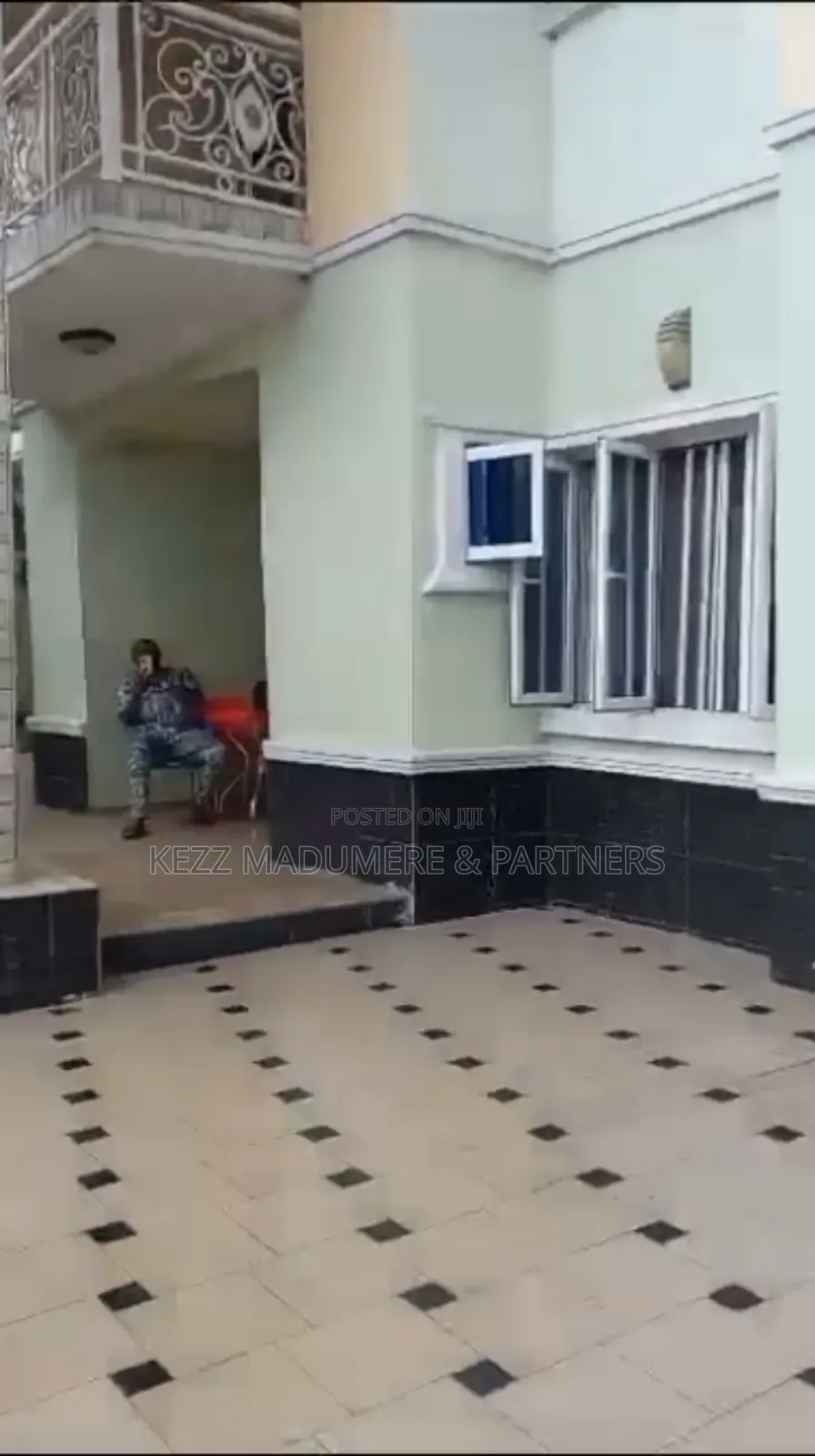 Furnished 5bdrm Duplex in Ohii Off Orlu Road for sale