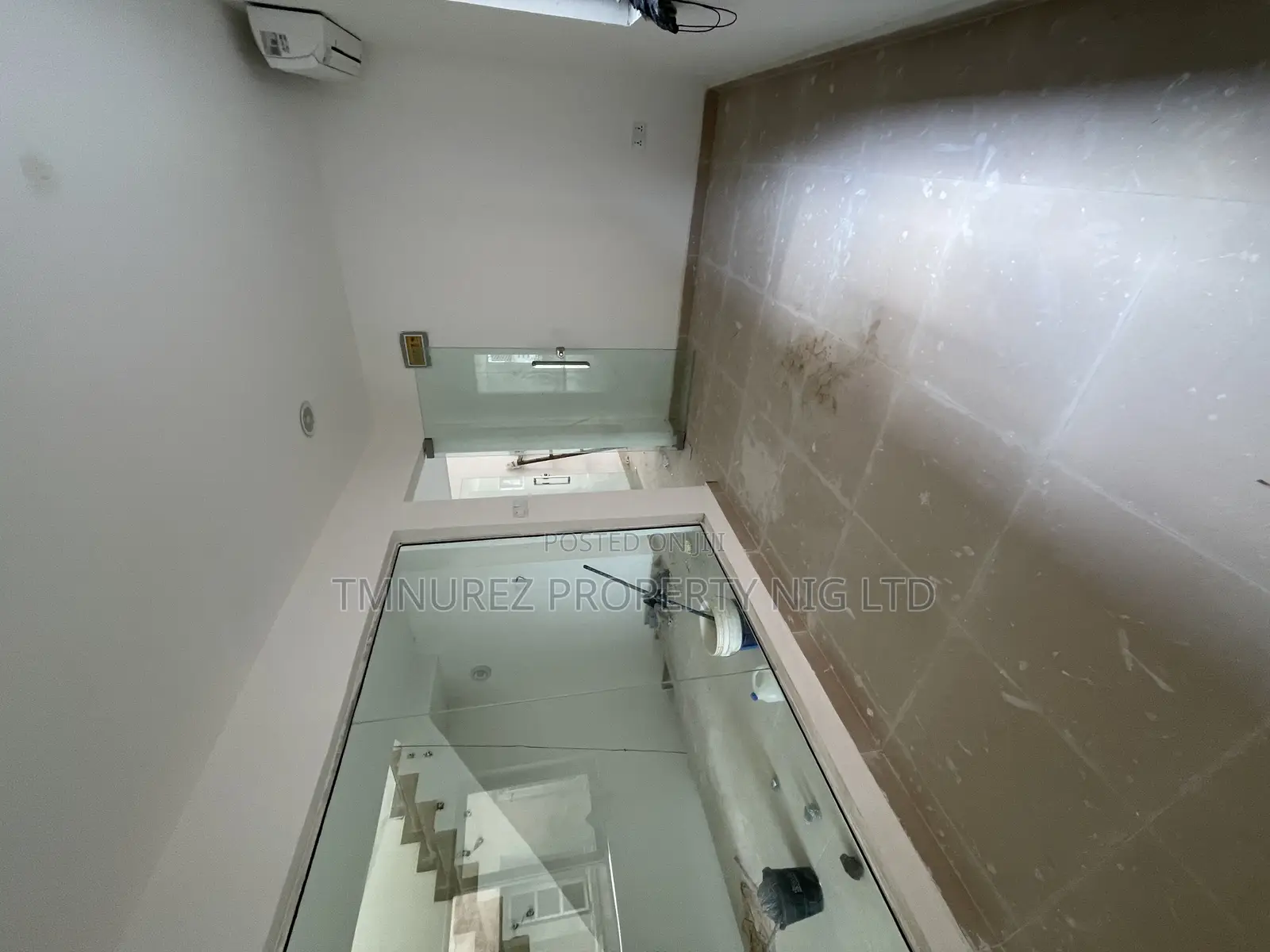 Shop for Rent at Lekki Phase1