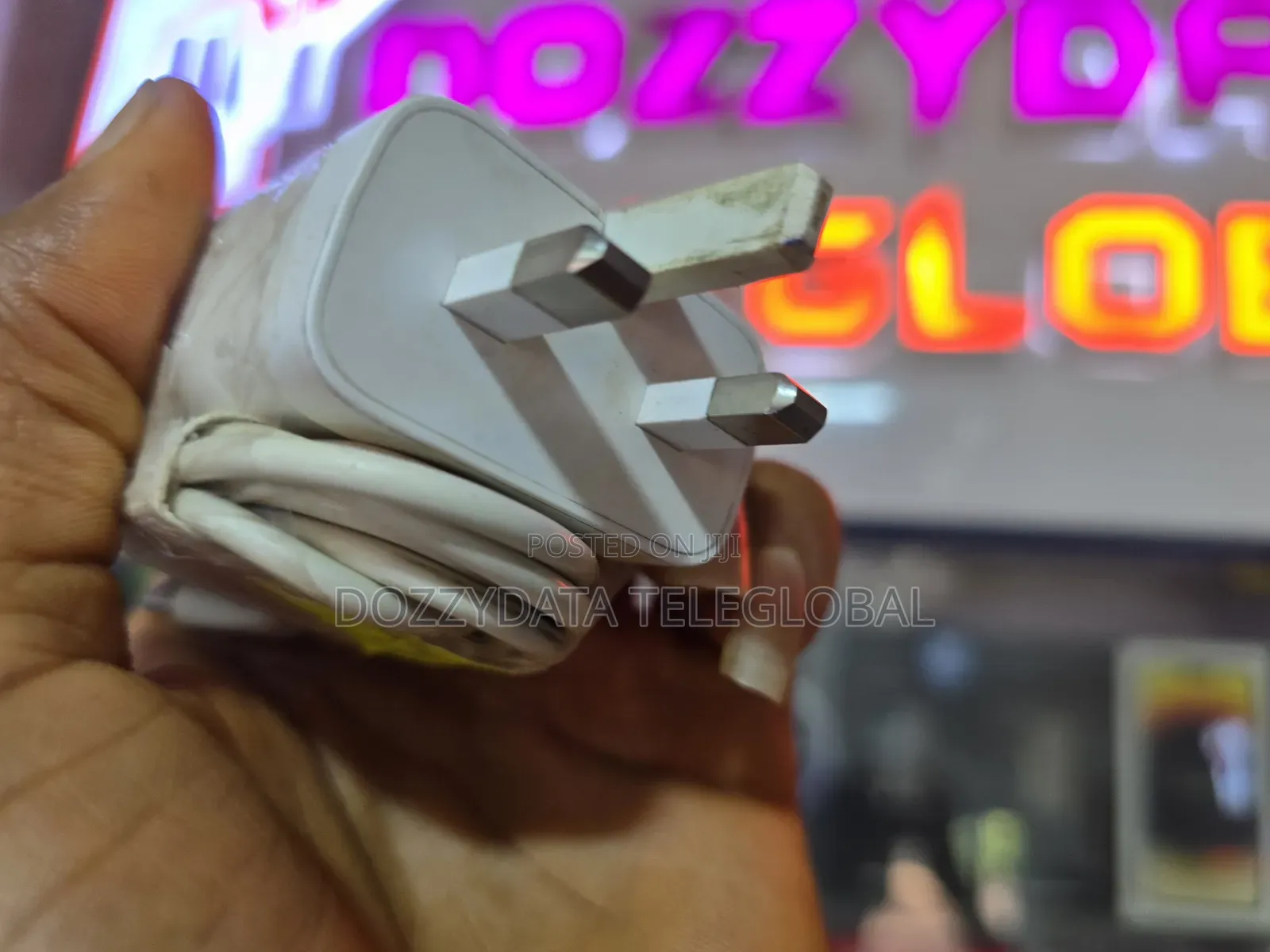 Vivo 15w Followcome V1530lobo-Uk Adapter and Cable