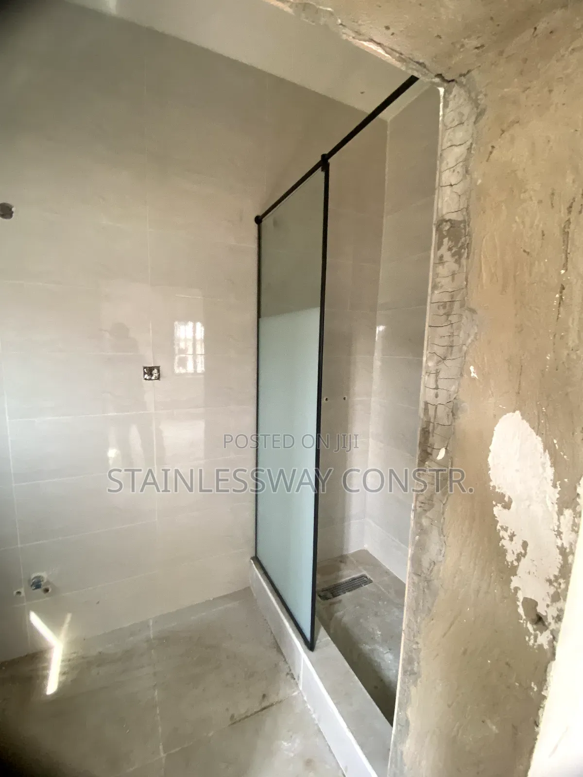 Glass Fix Puma Cubicle