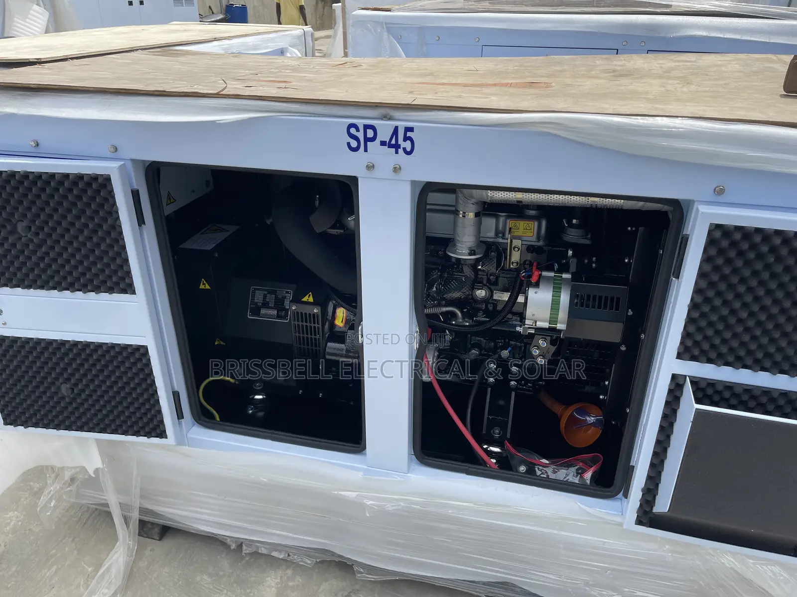 Supersilent England Perkin Soundproof Diesel Generator 45kva
