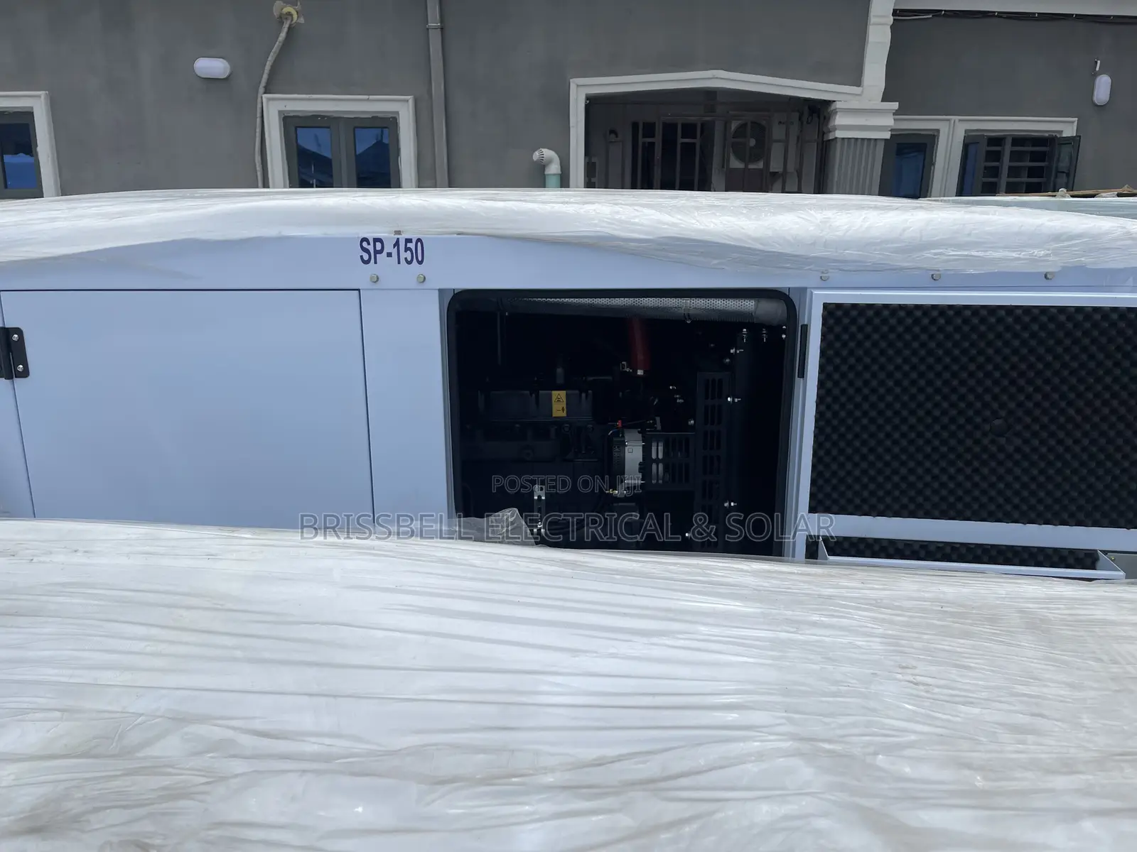 Silent England Perkins Soundproof Diesel Generator 150kva
