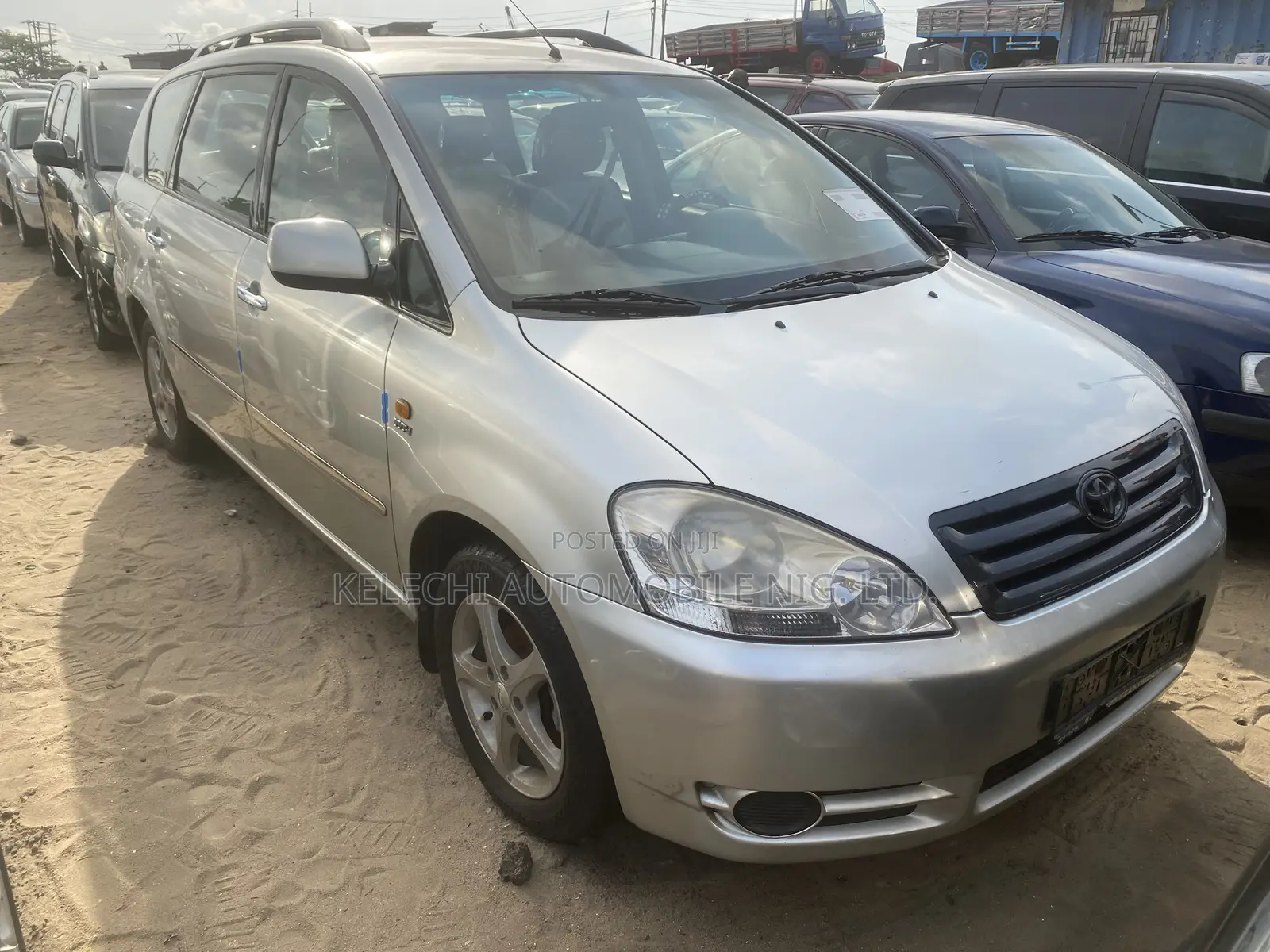 Toyota Avensis Verso 2.0 Petrol 2006 Silver