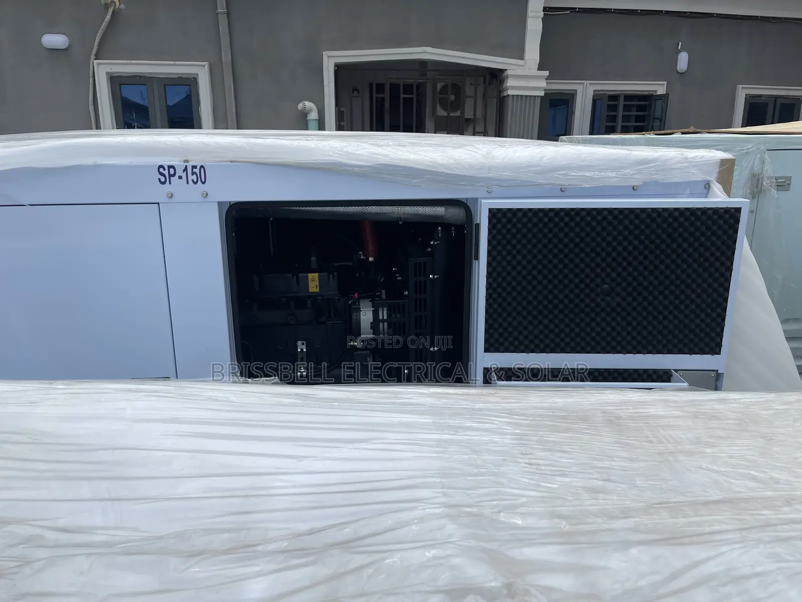 Genuine England Perkins Soundproof Diesel Generator 150kva