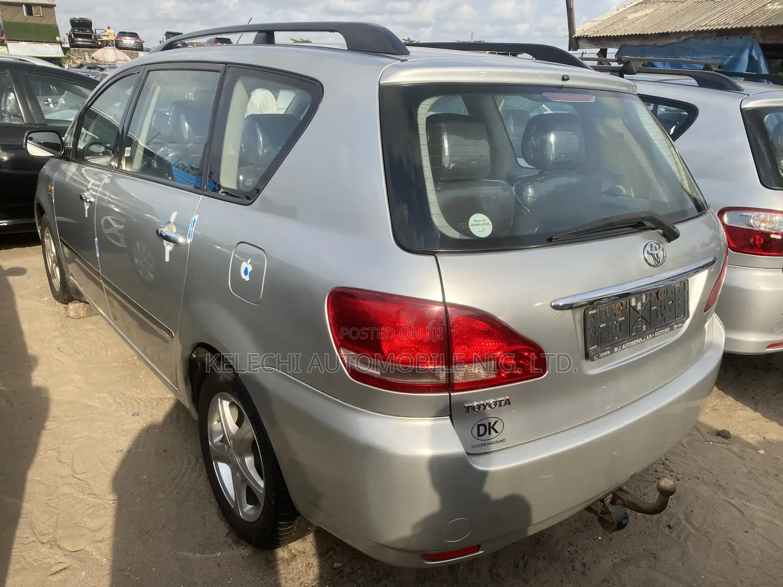 Toyota Avensis Verso 2.0 Petrol 2006 Silver
