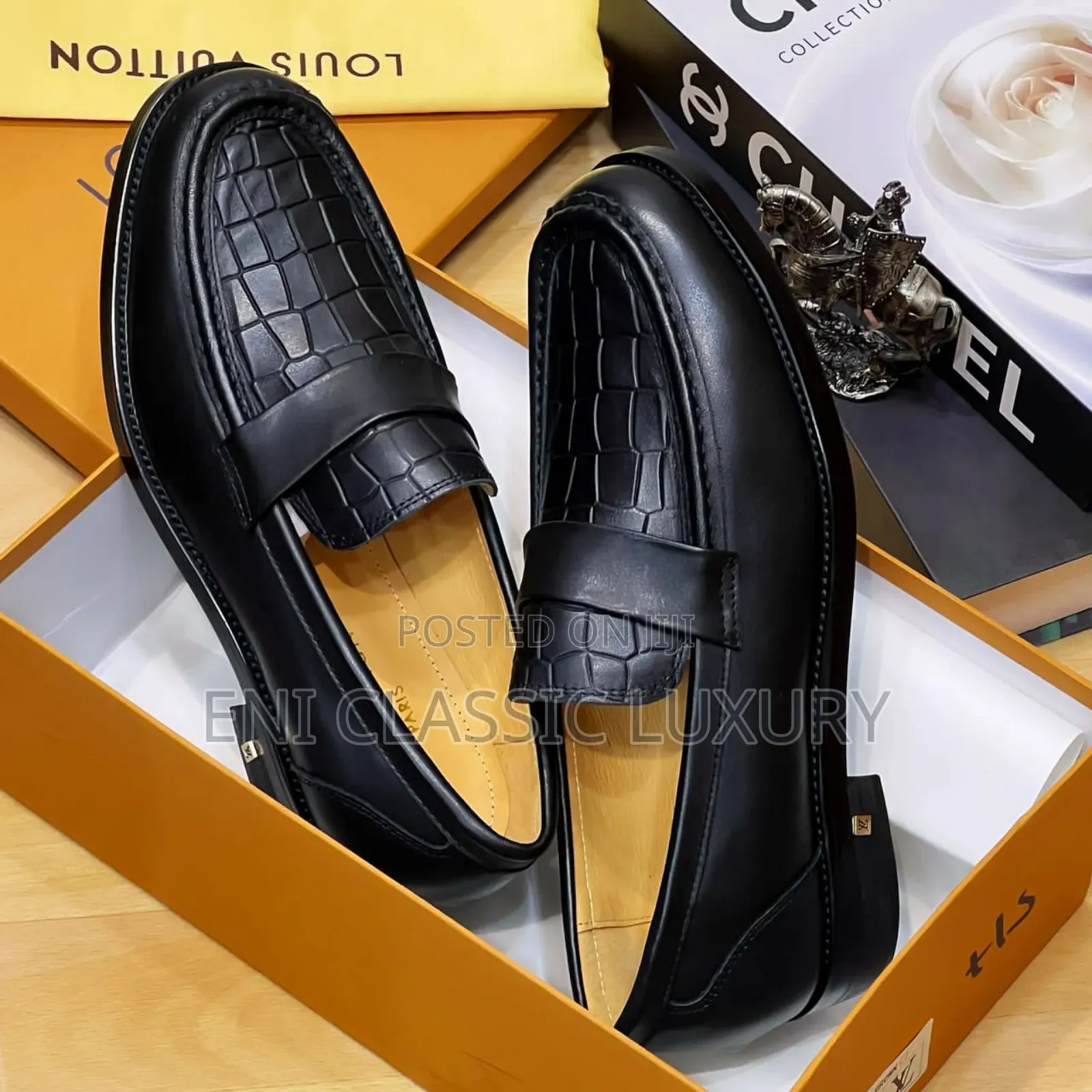 Louis Vuitton Classic Luxury Men's Loafers Shoe Best Quality